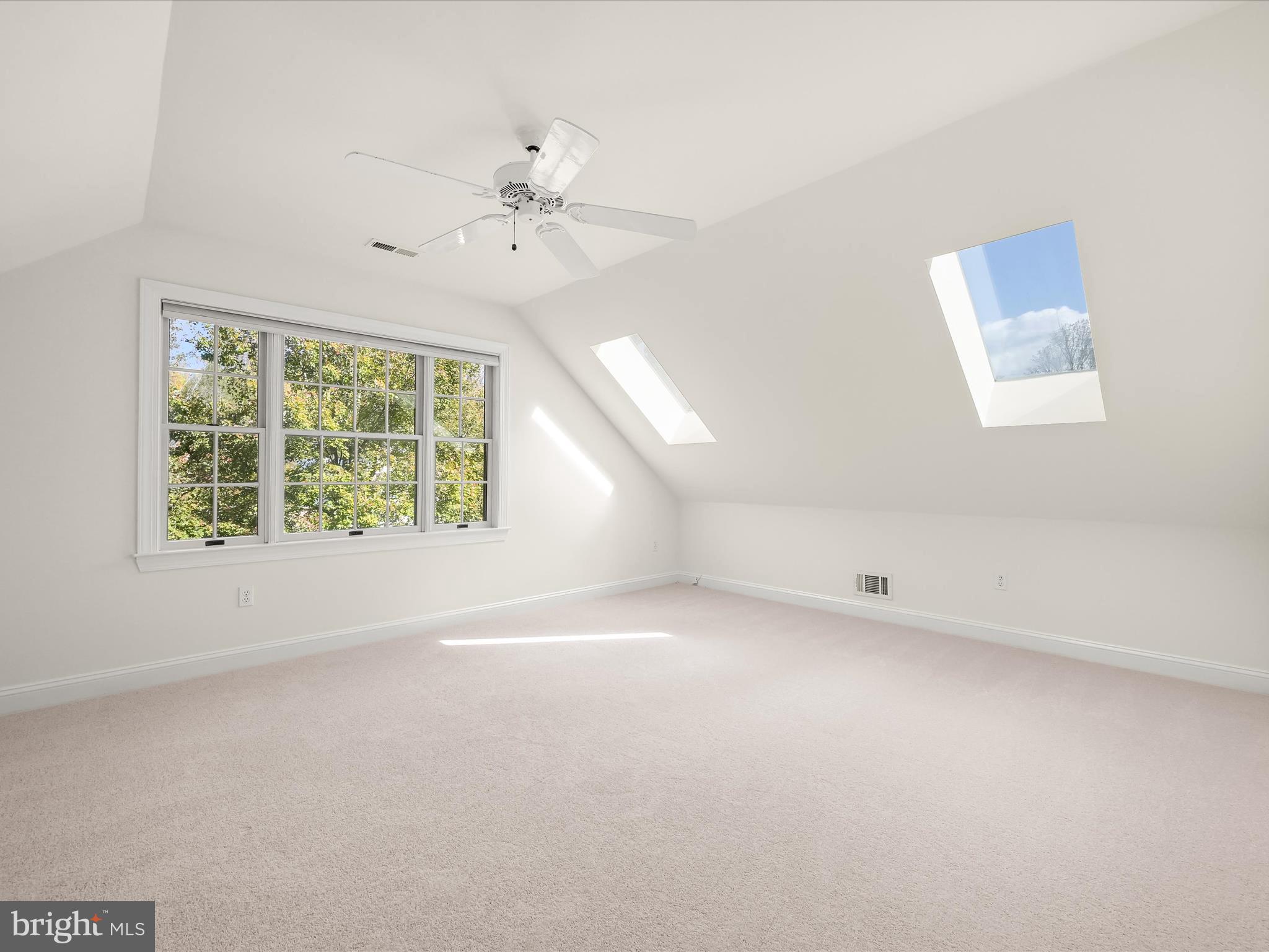 RIVER HILL - Residential