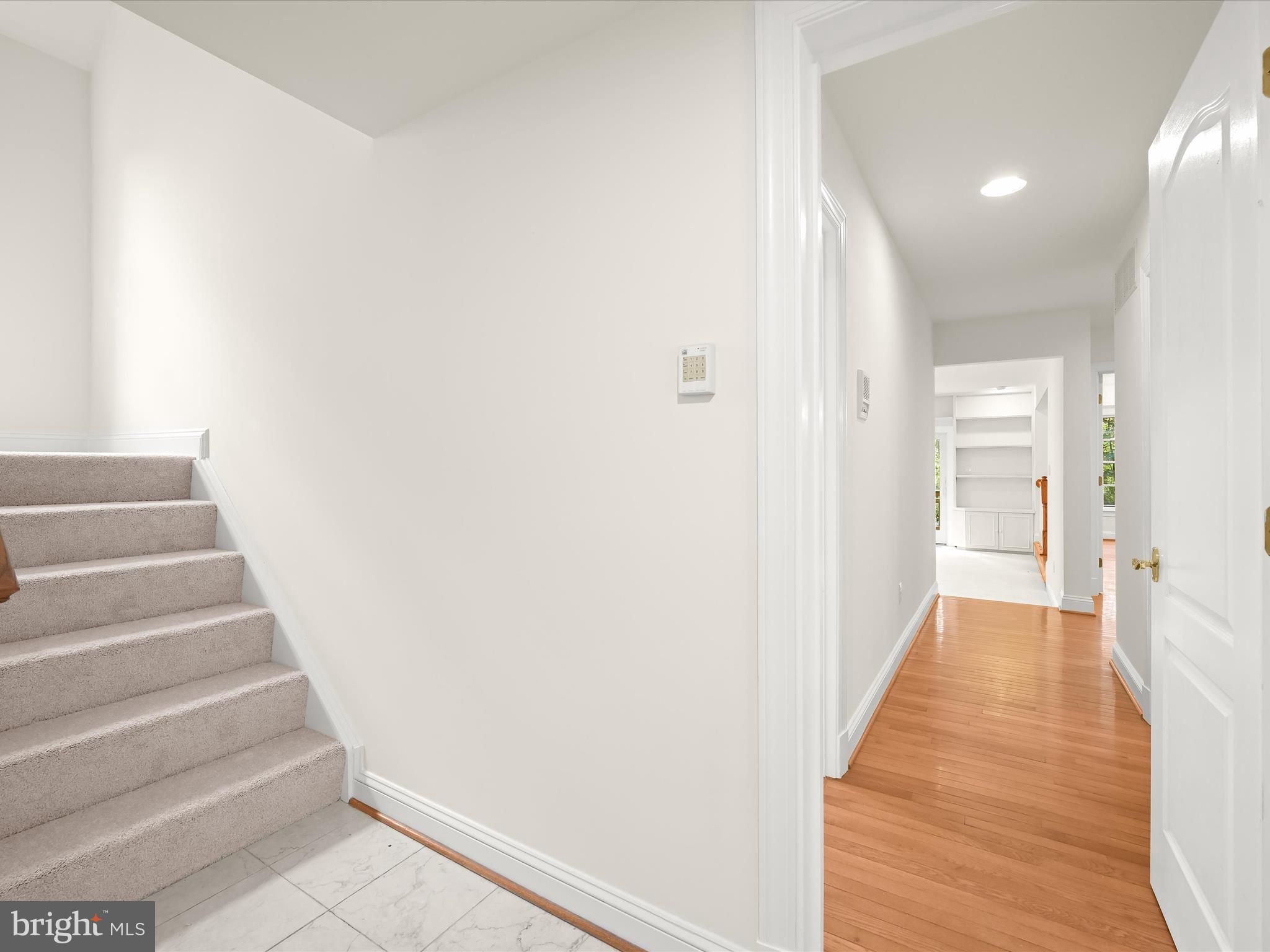 RIVER HILL - Residential