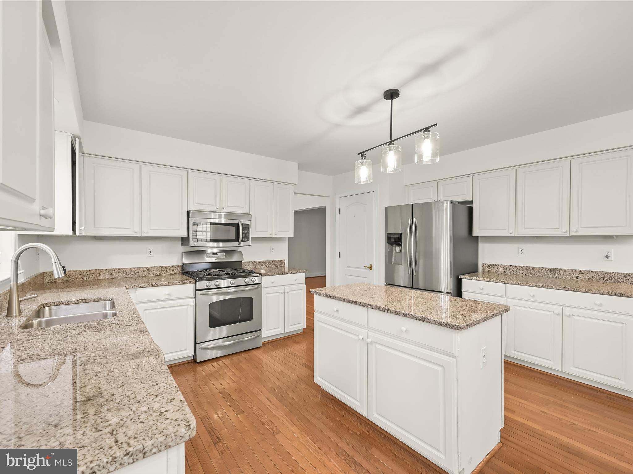 RIVER HILL - Residential