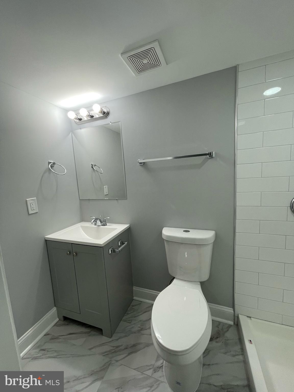 BROADWAY EAST - Residential Lease