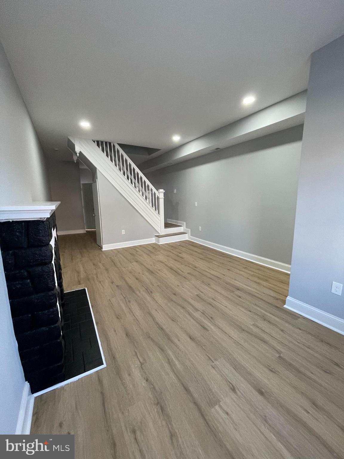 BROADWAY EAST - Residential Lease