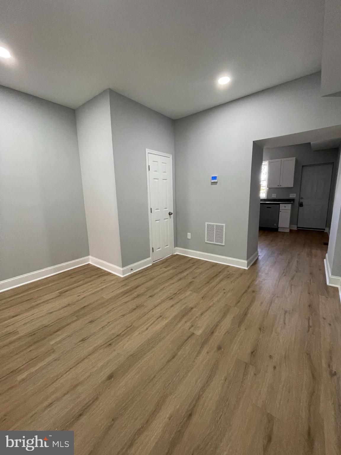 BROADWAY EAST - Residential Lease