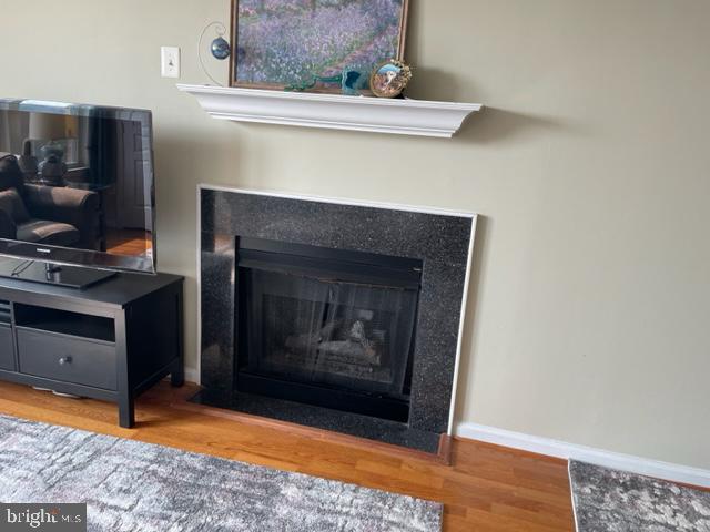 SAVOY AT RESTON TOWN CENTER - Residential Lease