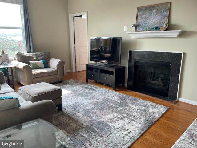 SAVOY AT RESTON TOWN CENTER - Residential Lease