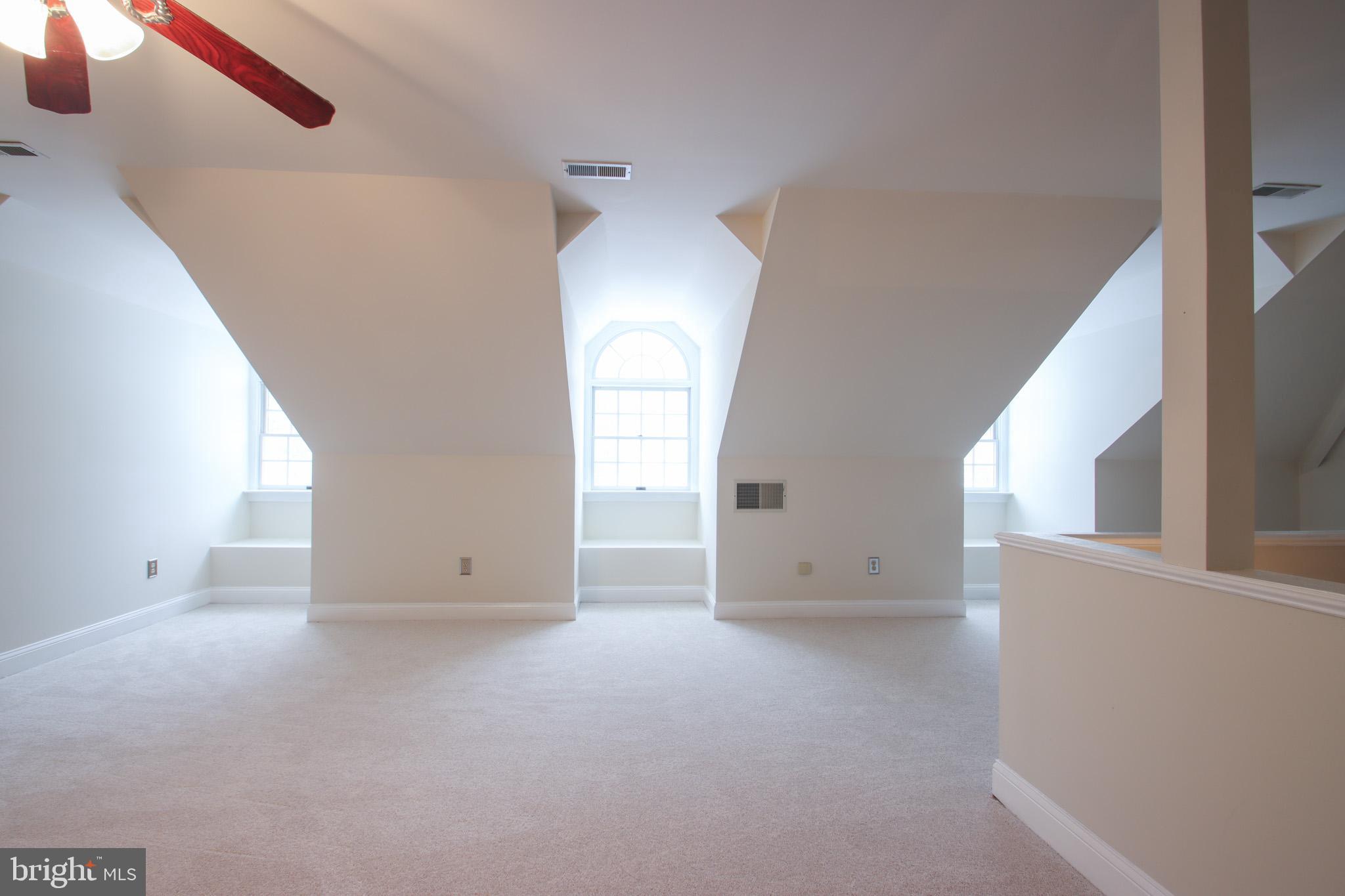 HIGHLANDS HUNT VALLEY - Residential