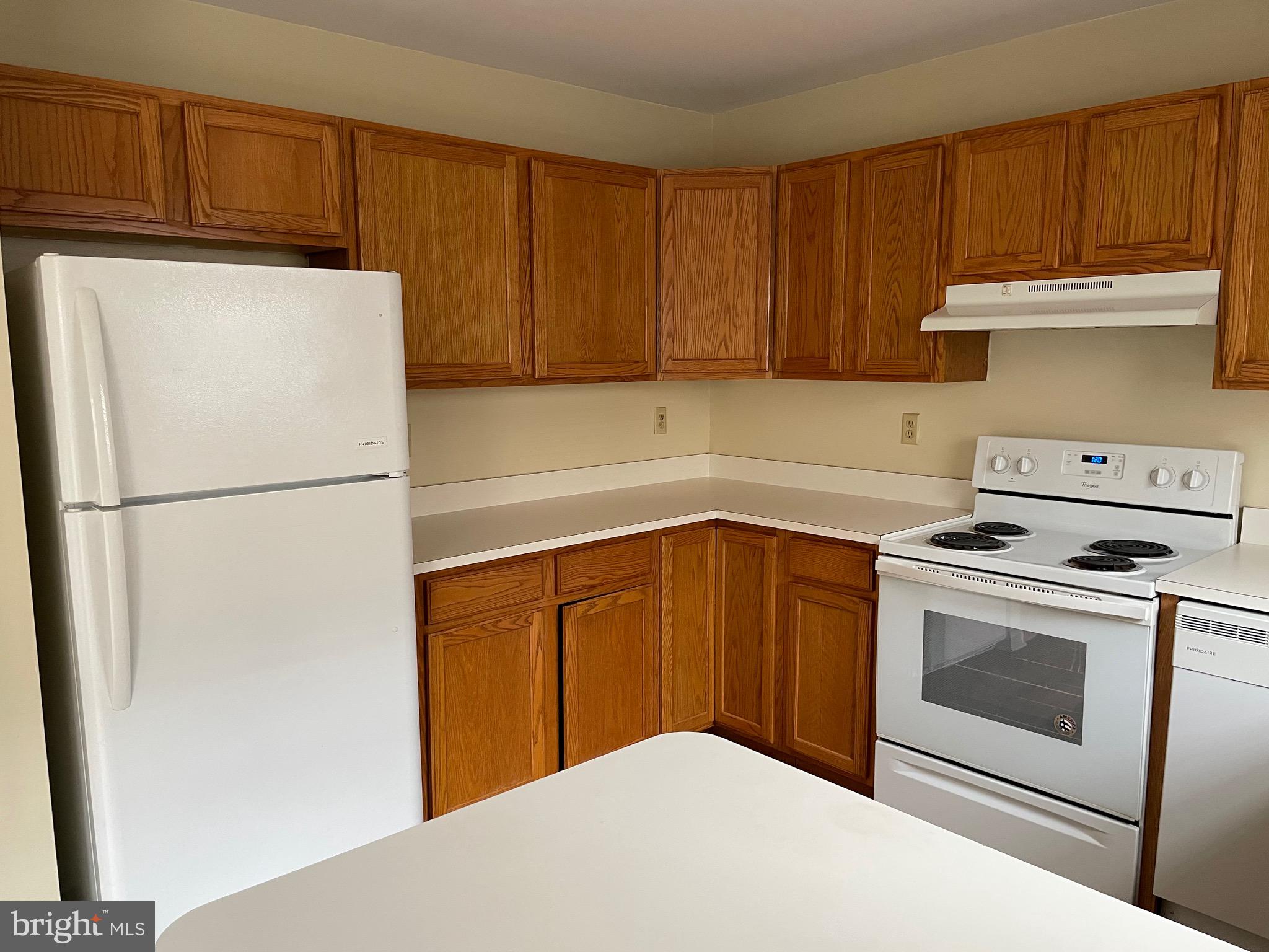 GEORGETOWN SQUARE - Residential Lease