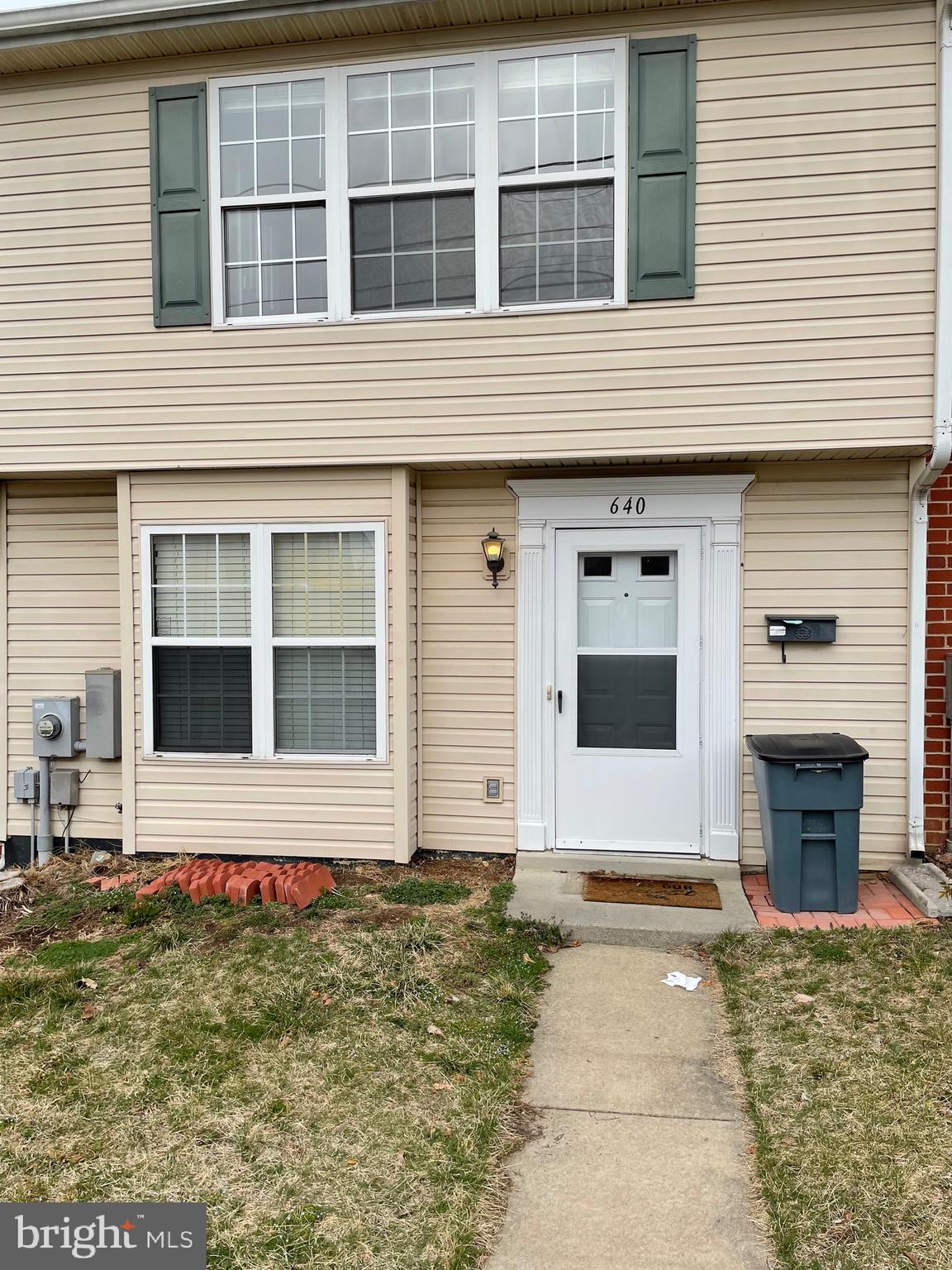 GEORGETOWN SQUARE - Residential Lease