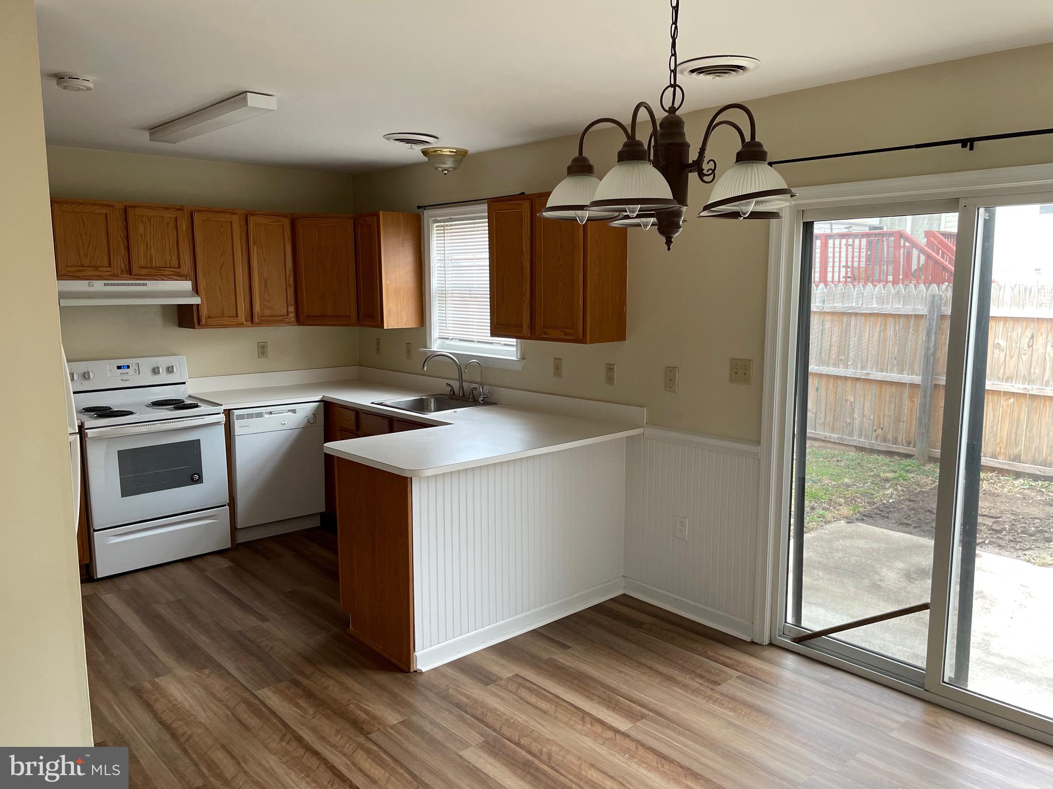 GEORGETOWN SQUARE - Residential Lease