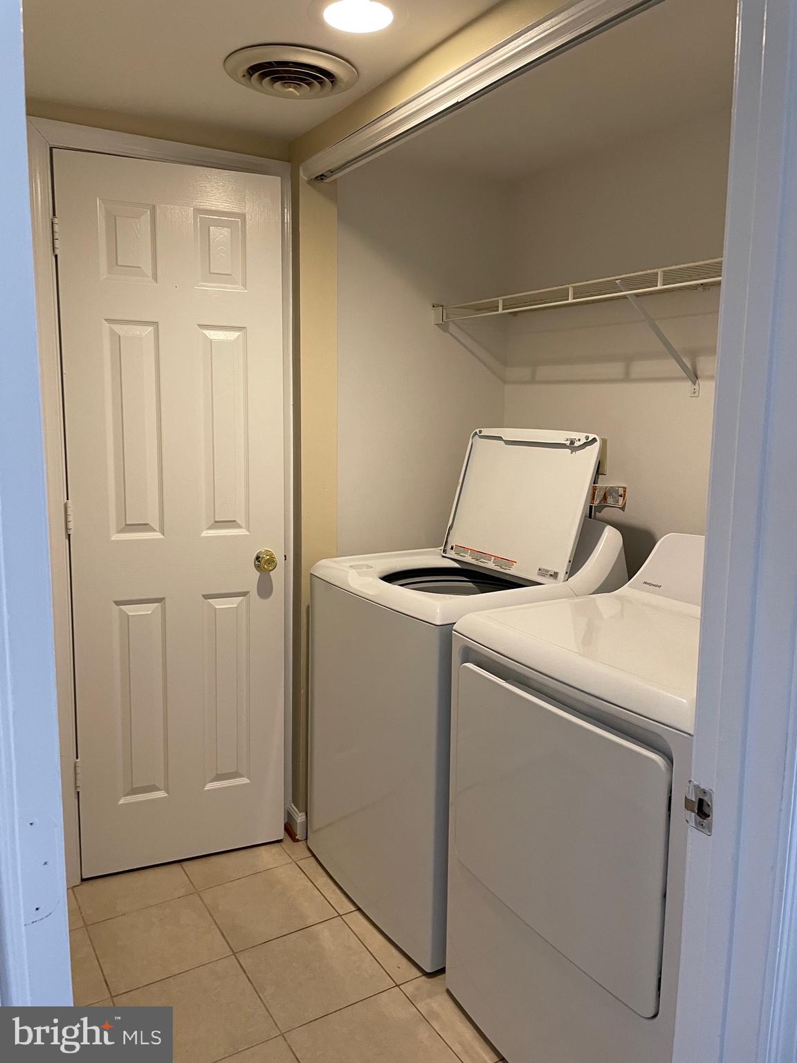 GEORGETOWN SQUARE - Residential Lease