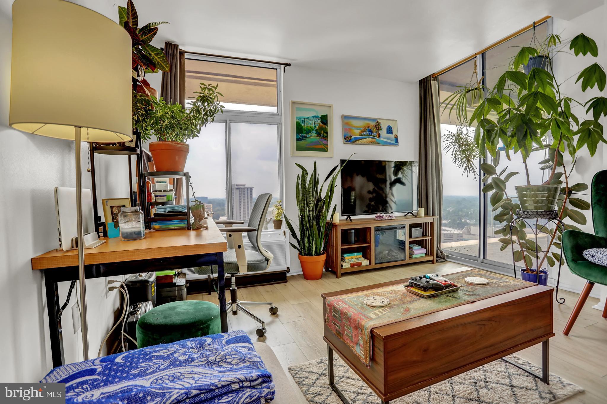 PENTHOUSE CONDOMINIUMS - Residential Lease