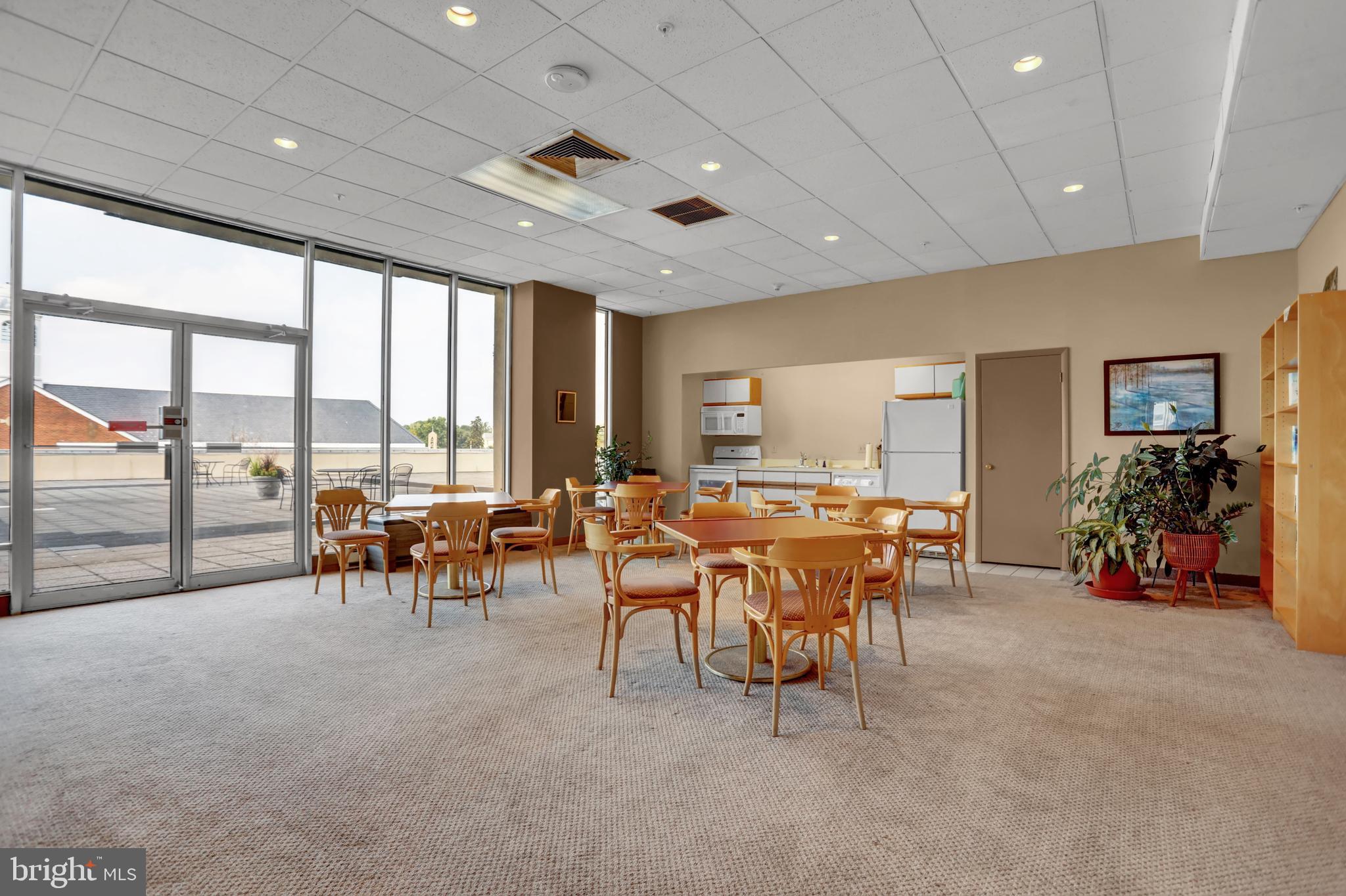 PENTHOUSE CONDOMINIUMS - Residential Lease