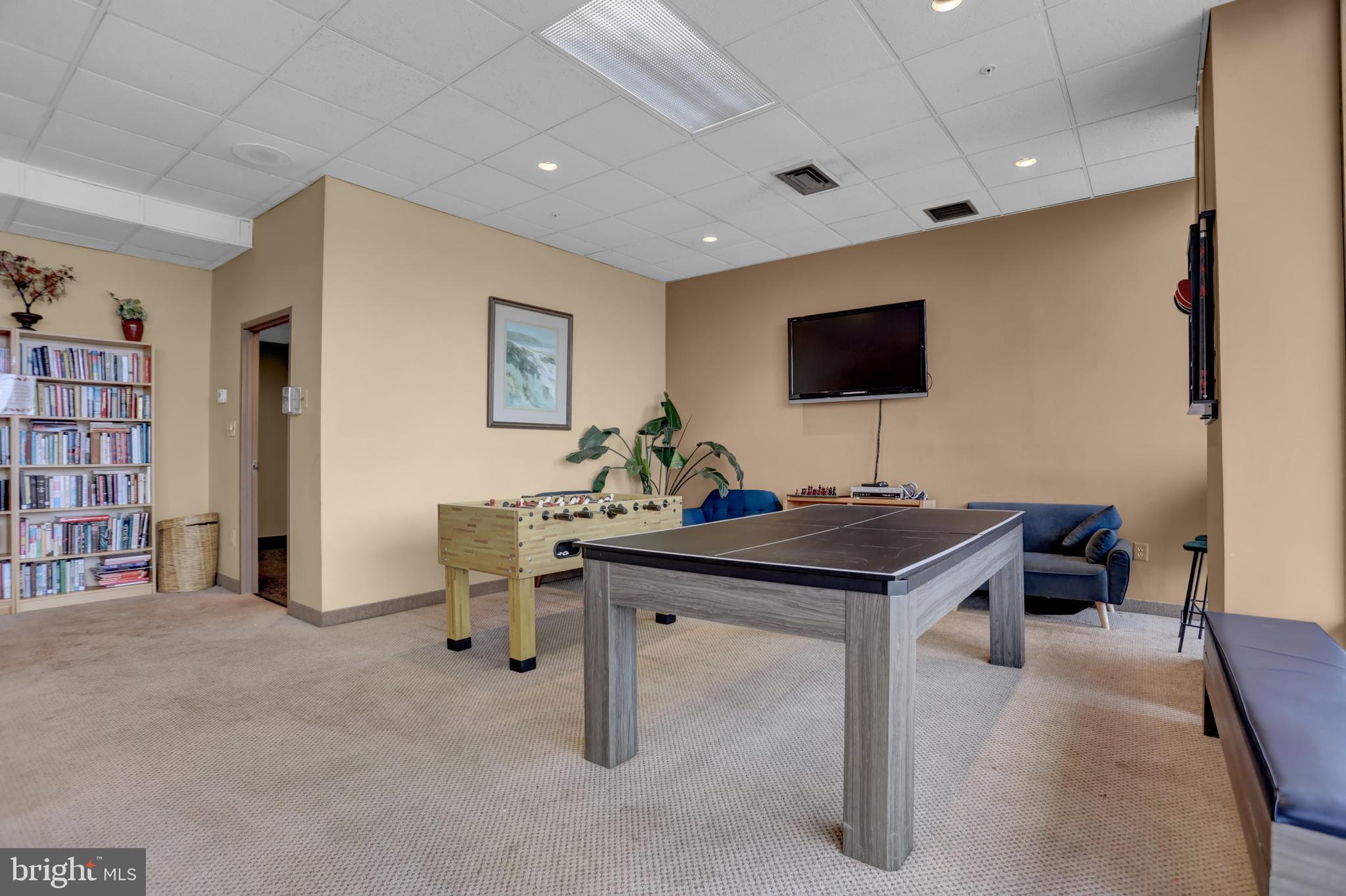 PENTHOUSE CONDOMINIUMS - Residential Lease