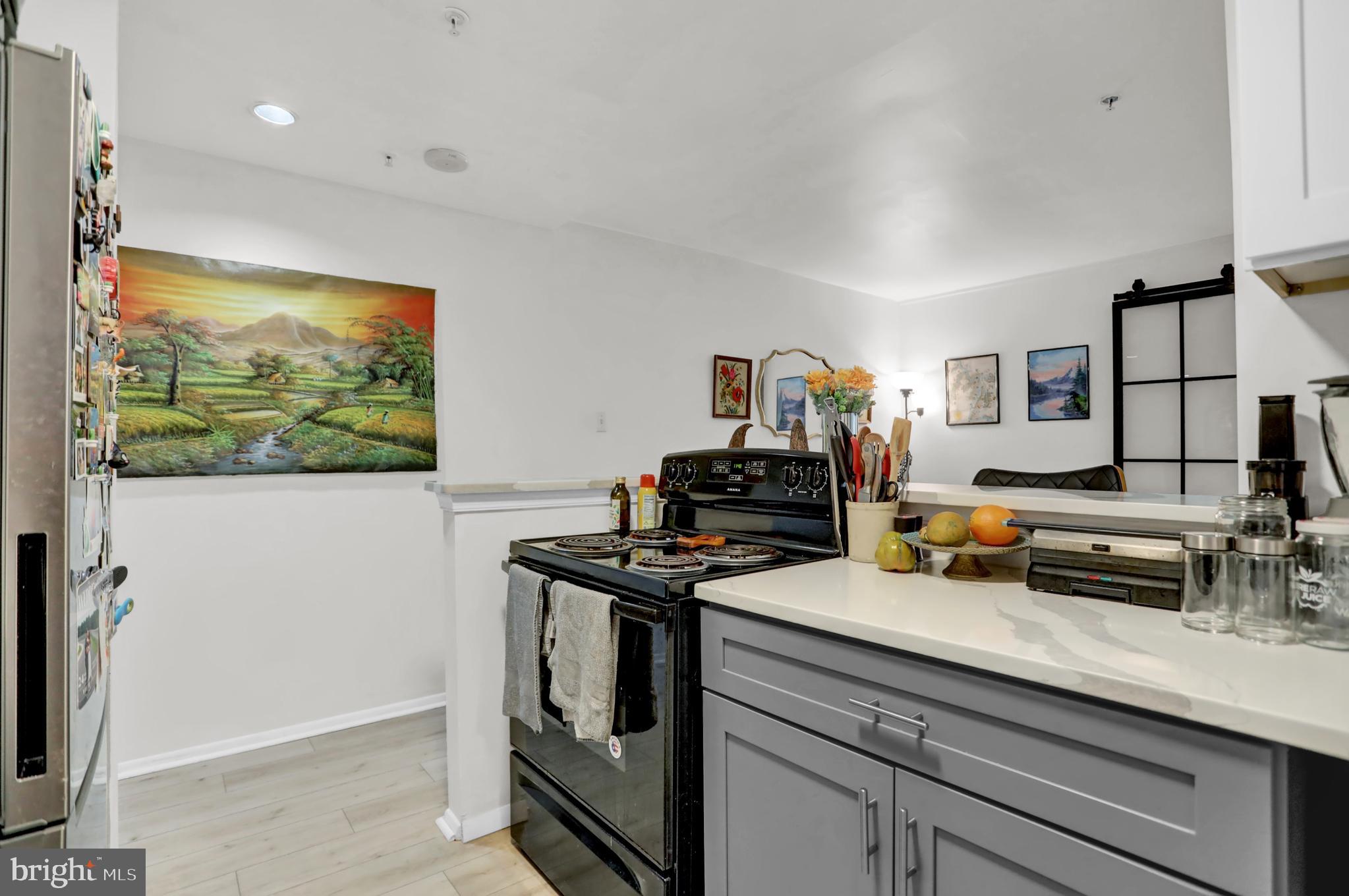 PENTHOUSE CONDOMINIUMS - Residential Lease