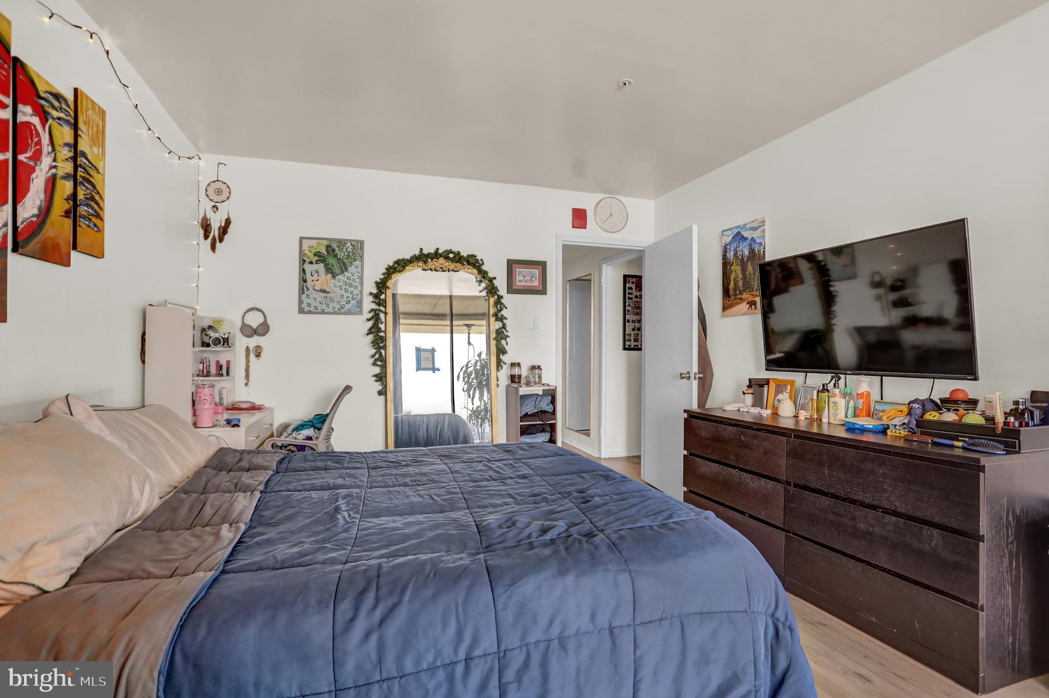 PENTHOUSE CONDOMINIUMS - Residential Lease