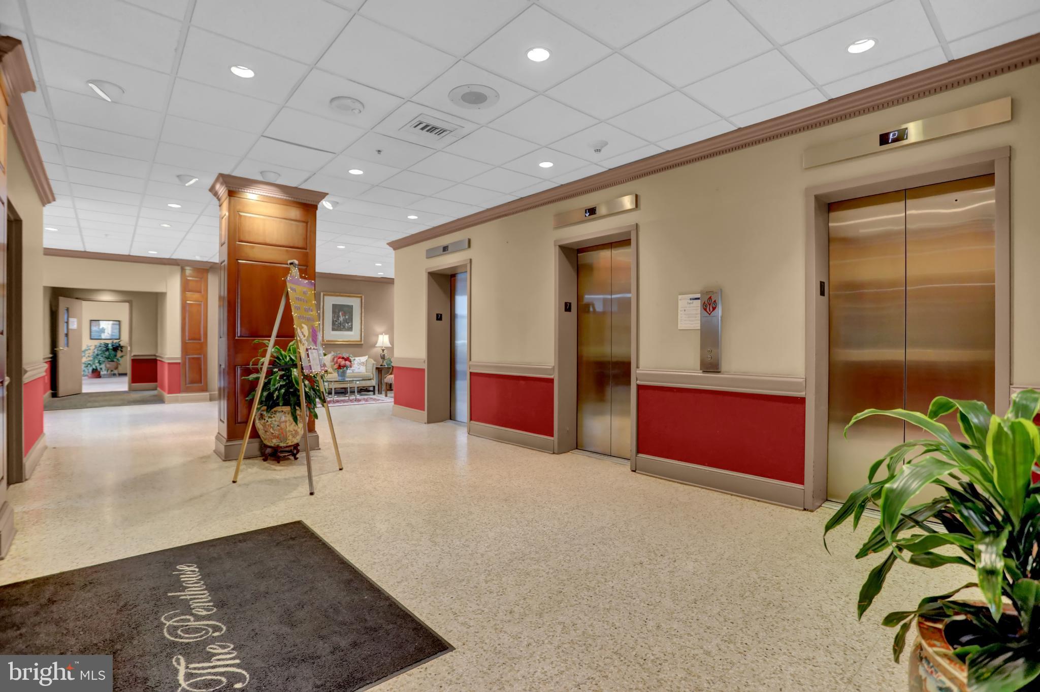 PENTHOUSE CONDOMINIUMS - Residential Lease