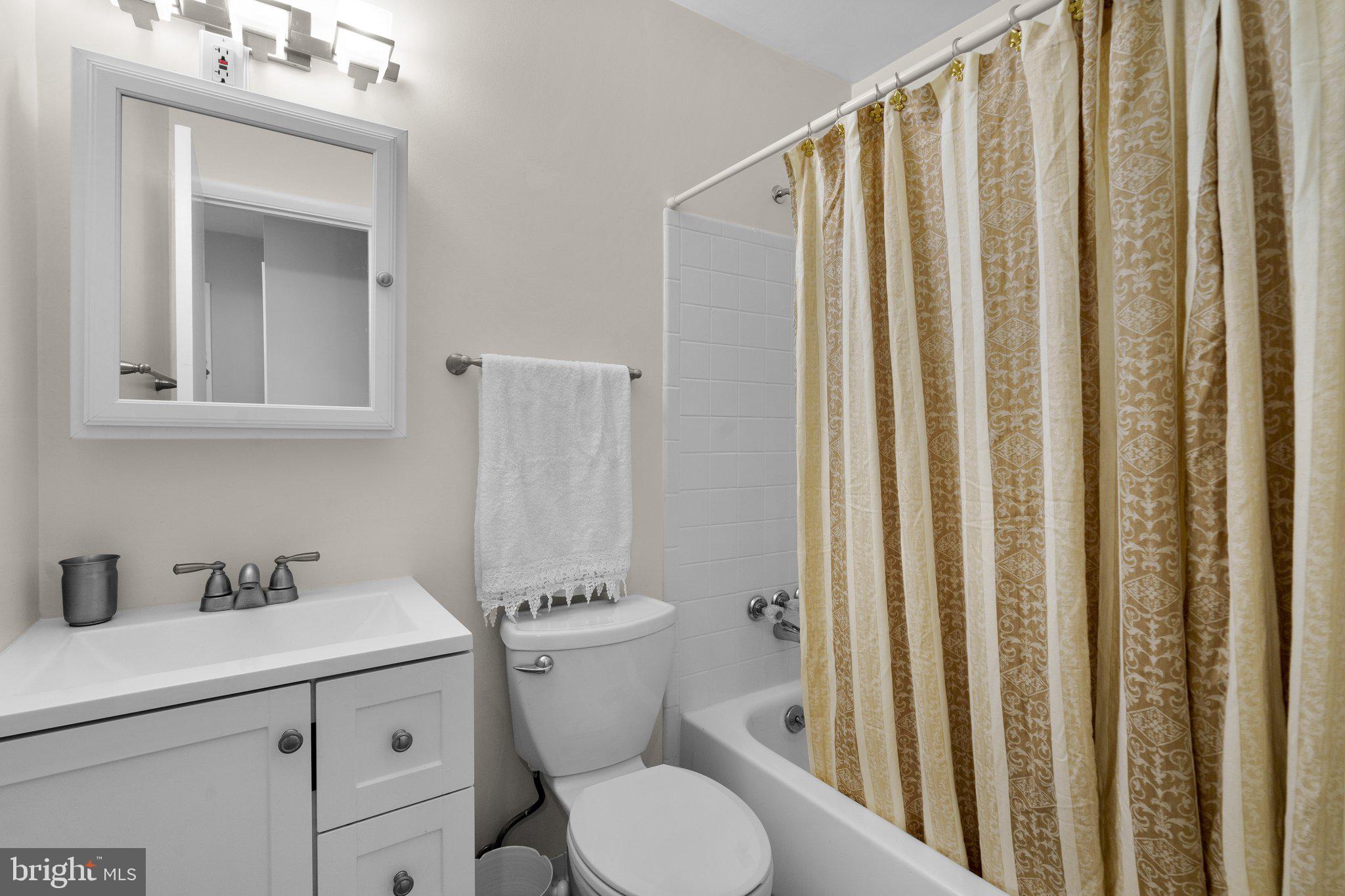 BROOKEVILLE KNOLLS - Residential