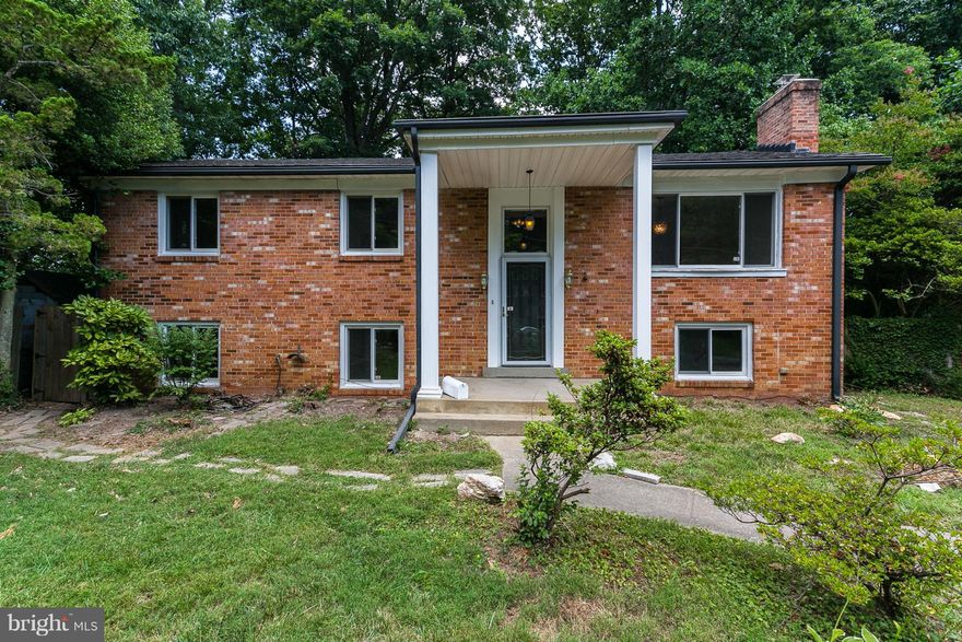 ESTATE SALE,Massive price reduction!Motivated sellers!!Brick and siding SFH, spacious 5 Bedroom 3 Full baths split foyer with updated kitchen w island and marble floors, hardwood floors upper level, tile lower lever, newer roof, private basement entrance. Strictly sold "As Is" condition, Don't miss out! Great location in the heart of Woodbridge near I95, shops and commuter lot much more.