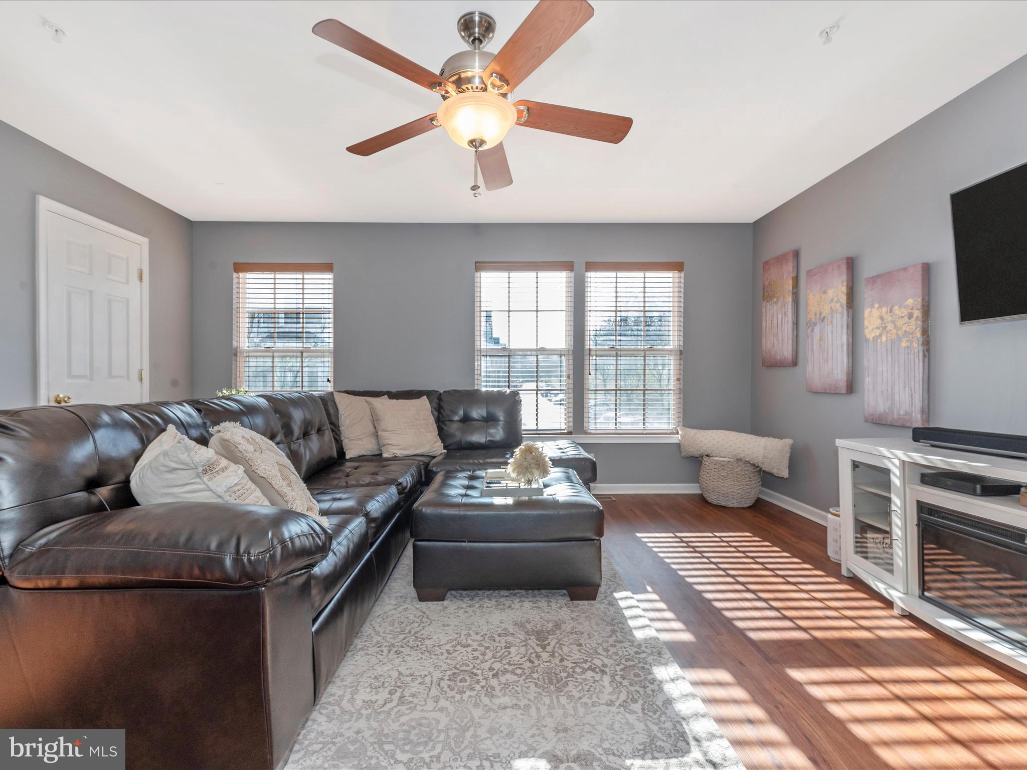 WATERS EDGE - Residential