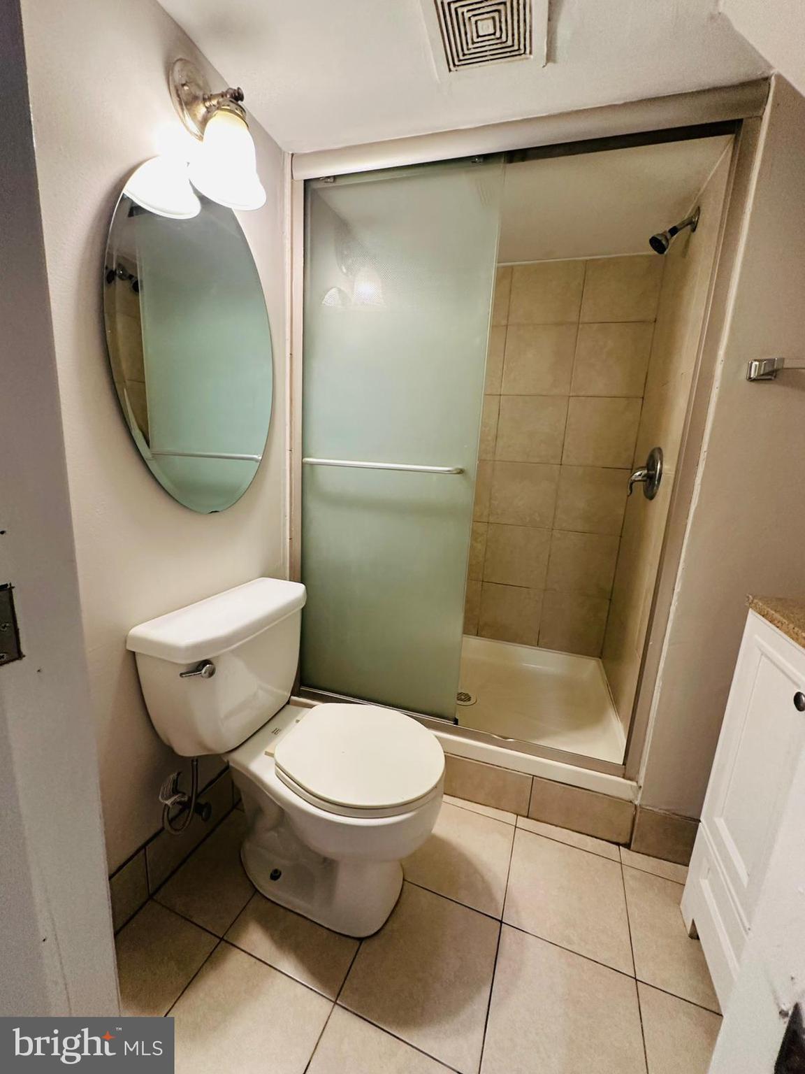 EAST FALLS - Residential Lease