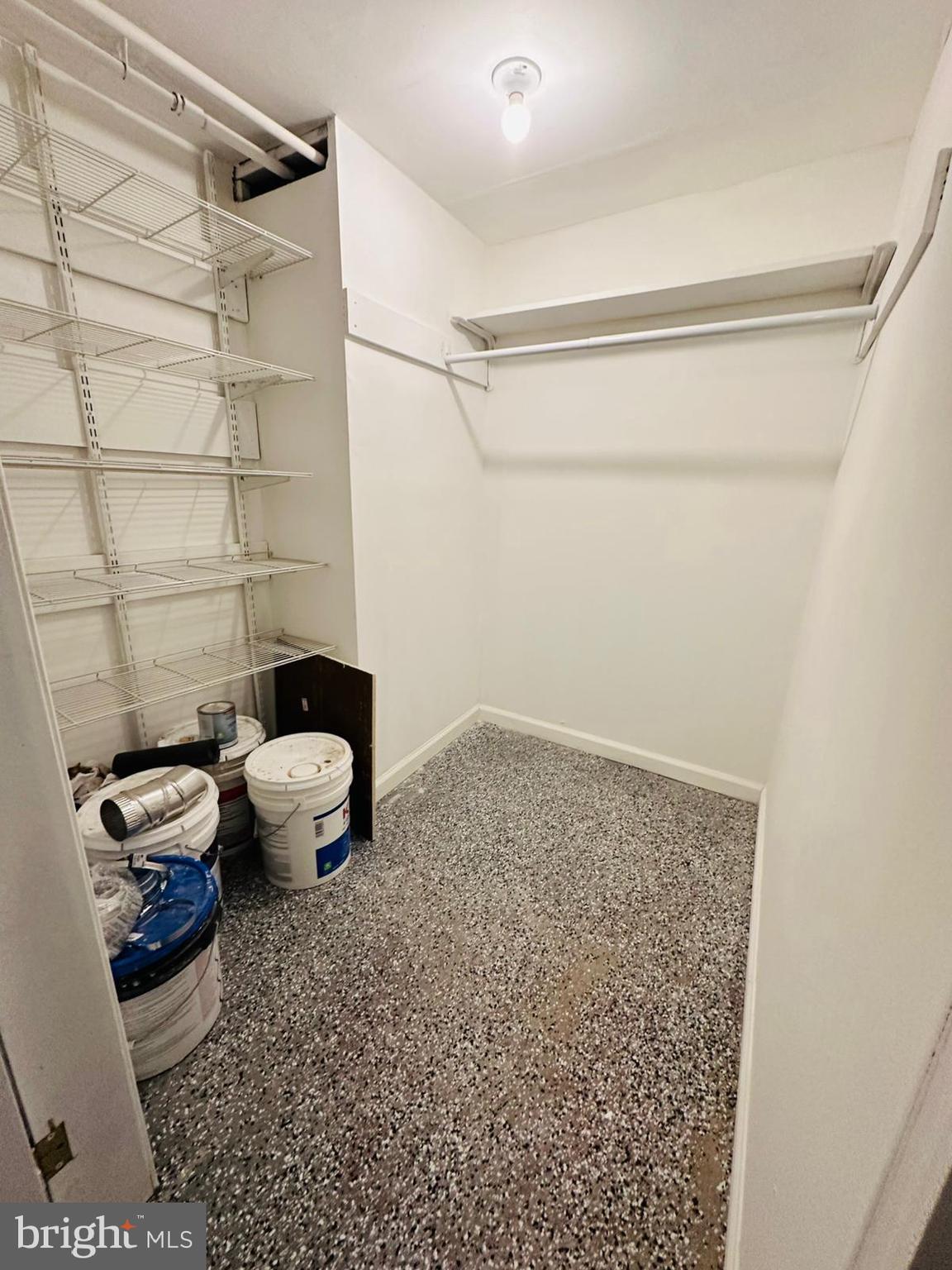 EAST FALLS - Residential Lease