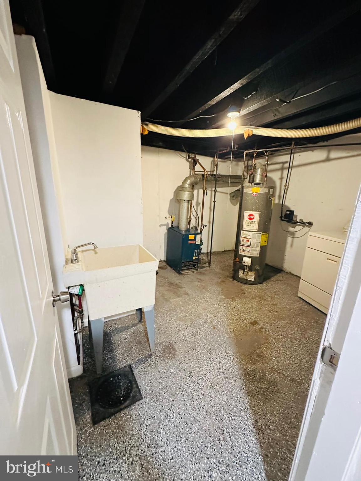 EAST FALLS - Residential Lease