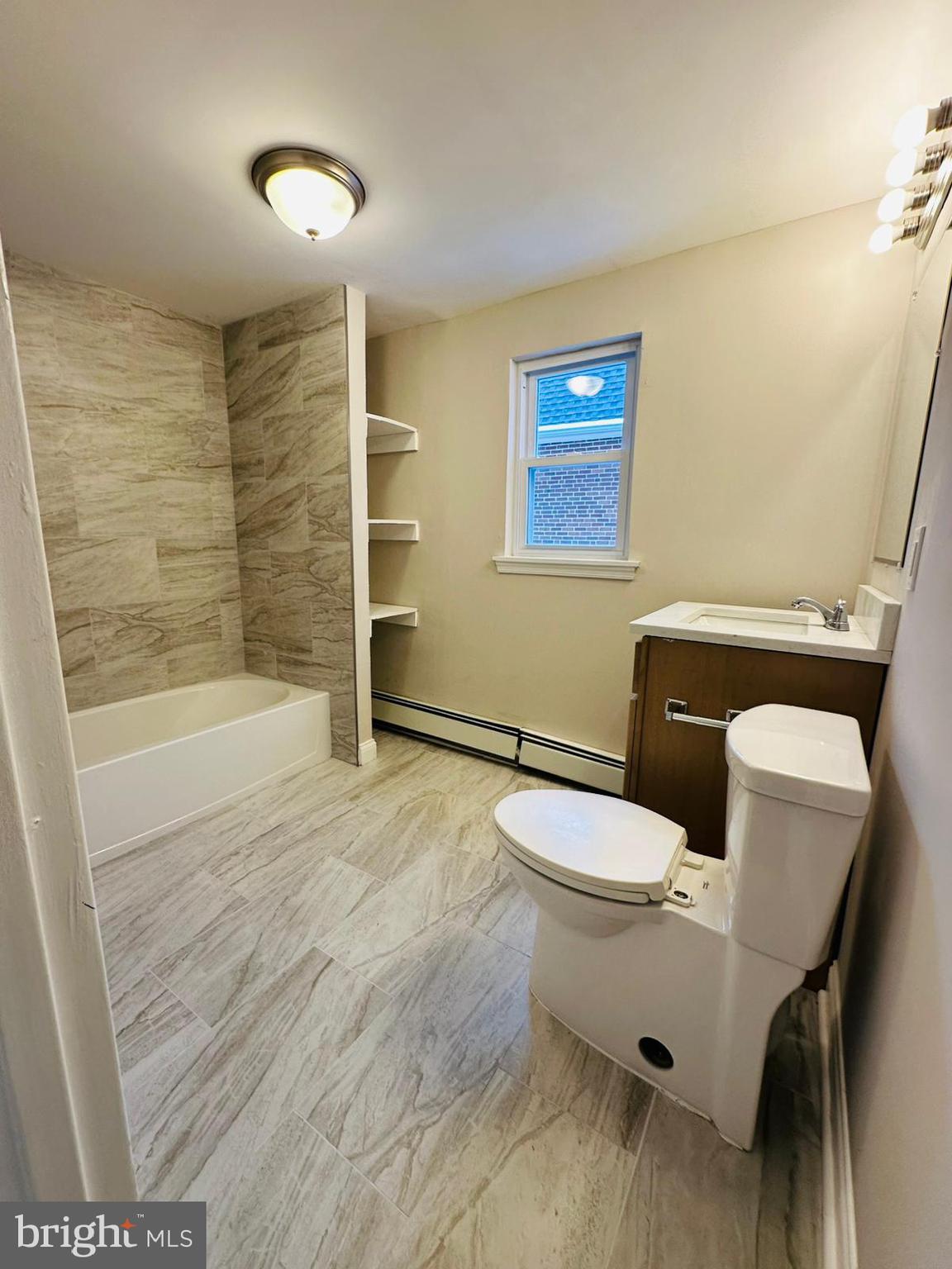 EAST FALLS - Residential Lease