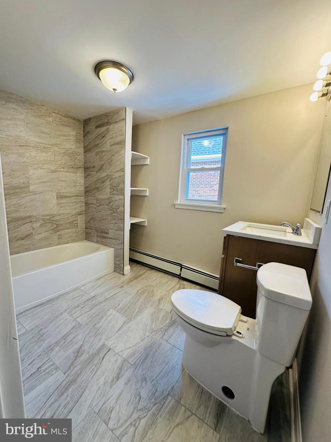 EAST FALLS - Residential Lease