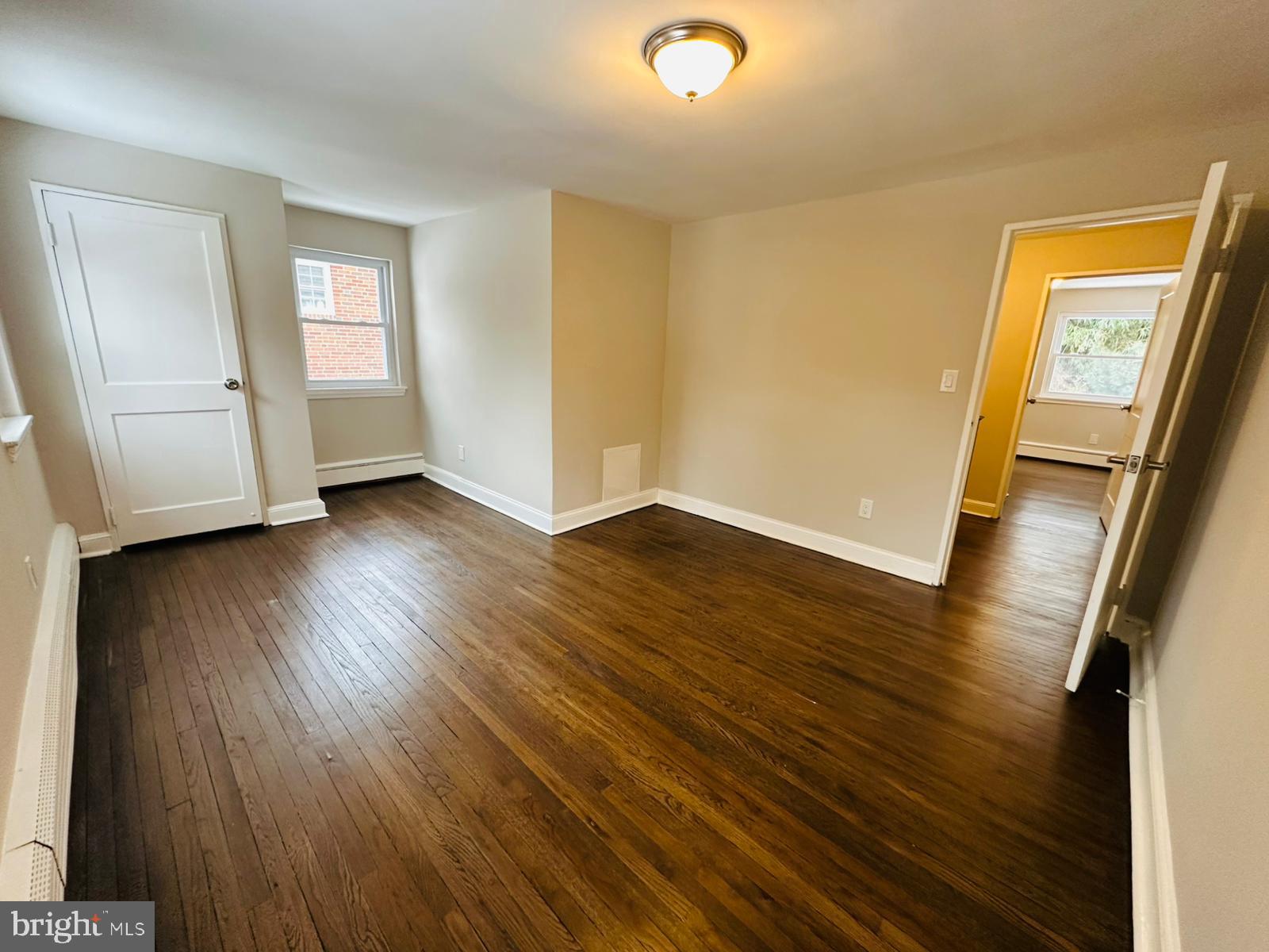 EAST FALLS - Residential Lease