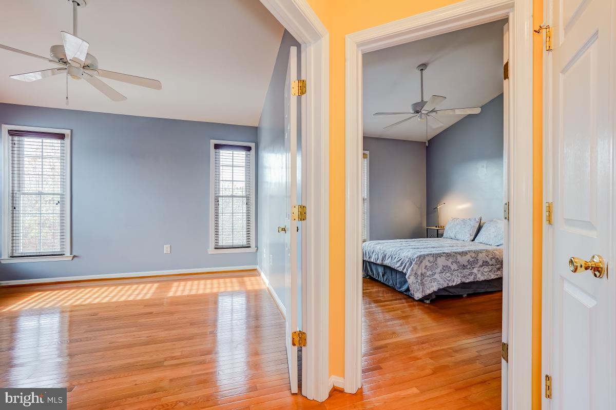 VISTAS AT WASHINGTONIAN WOODS - Residential