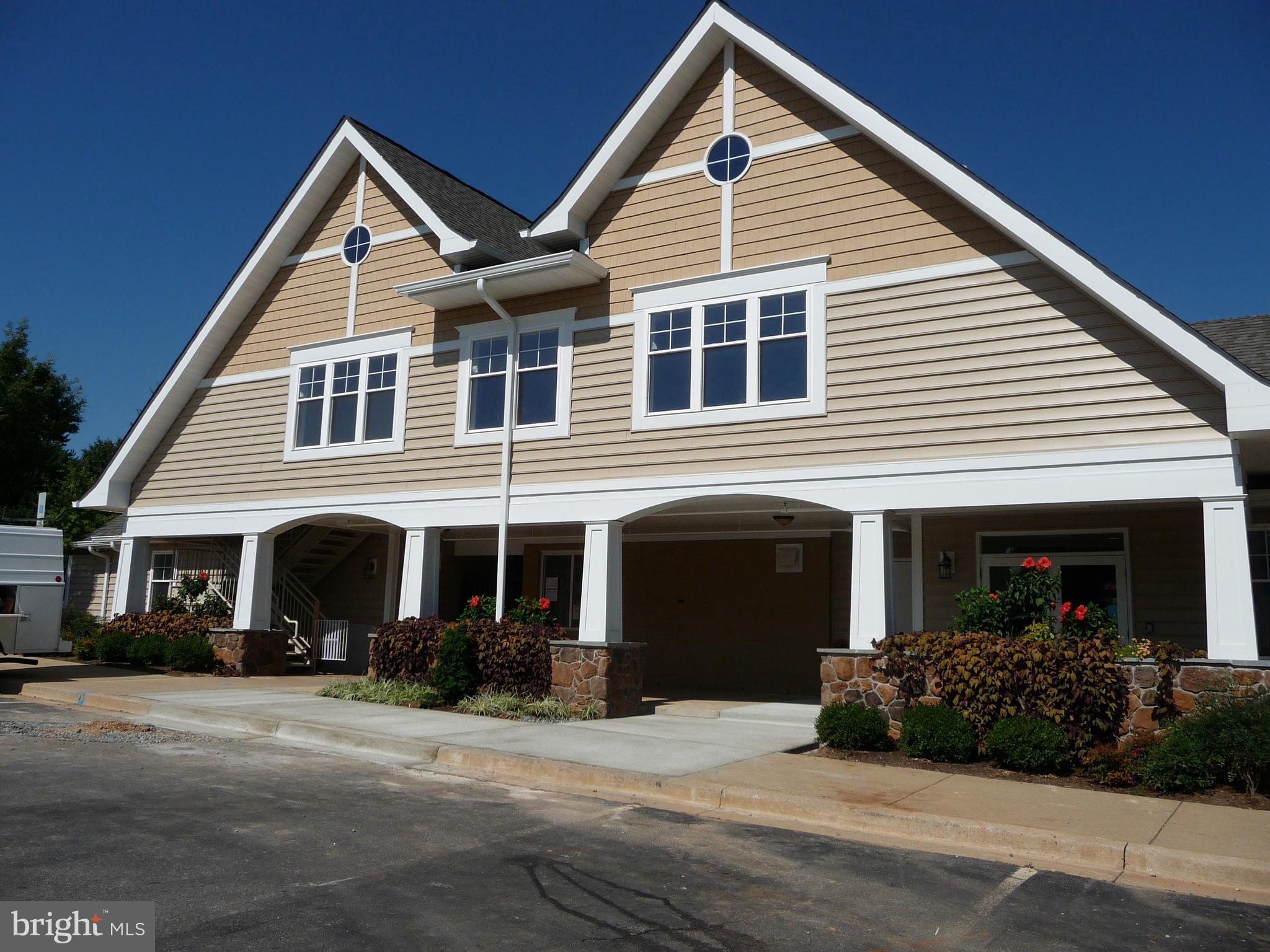 VISTAS AT WASHINGTONIAN WOODS - Residential