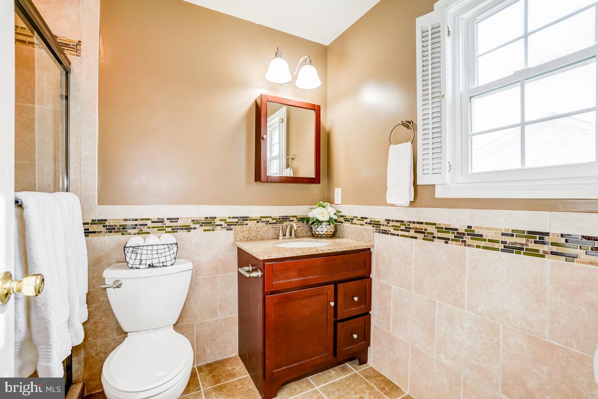 VISTAS AT WASHINGTONIAN WOODS - Residential