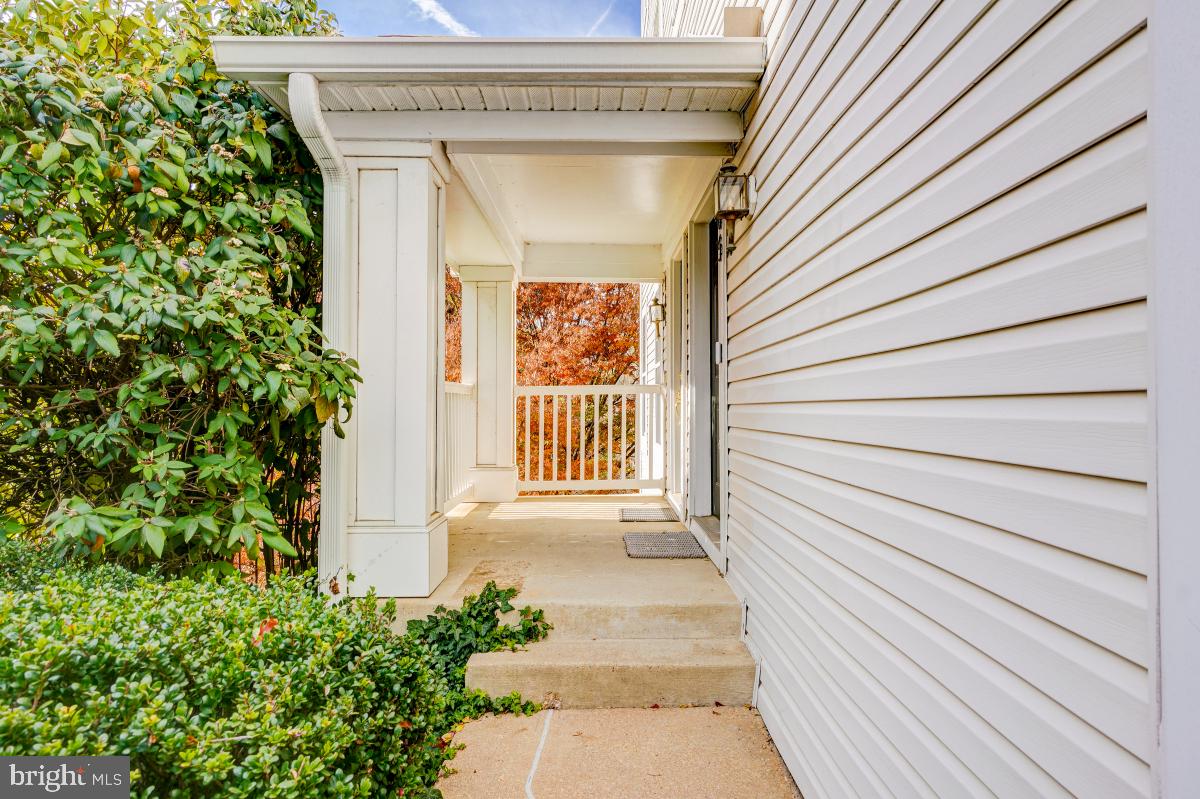 VISTAS AT WASHINGTONIAN WOODS - Residential