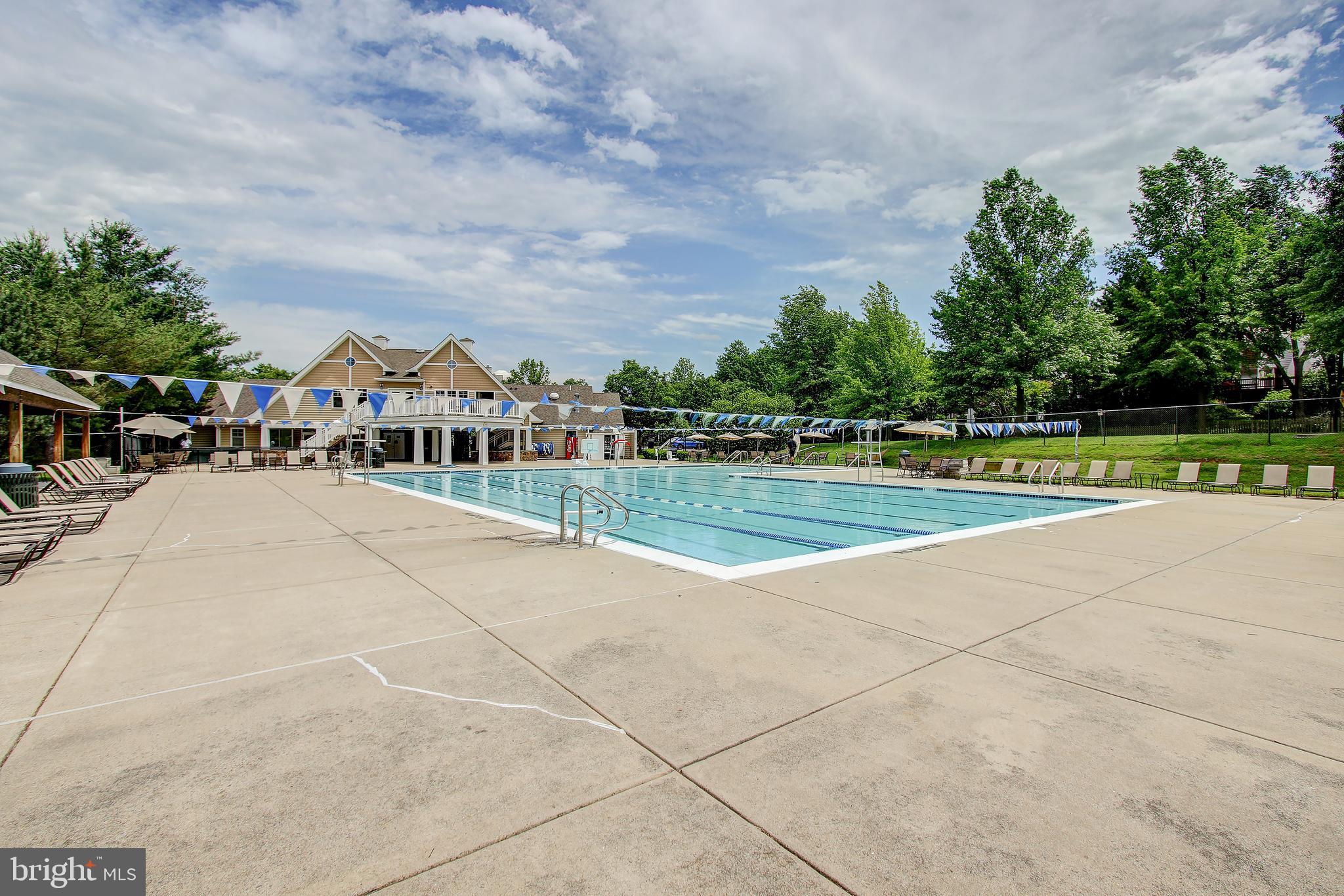 VISTAS AT WASHINGTONIAN WOODS - Residential