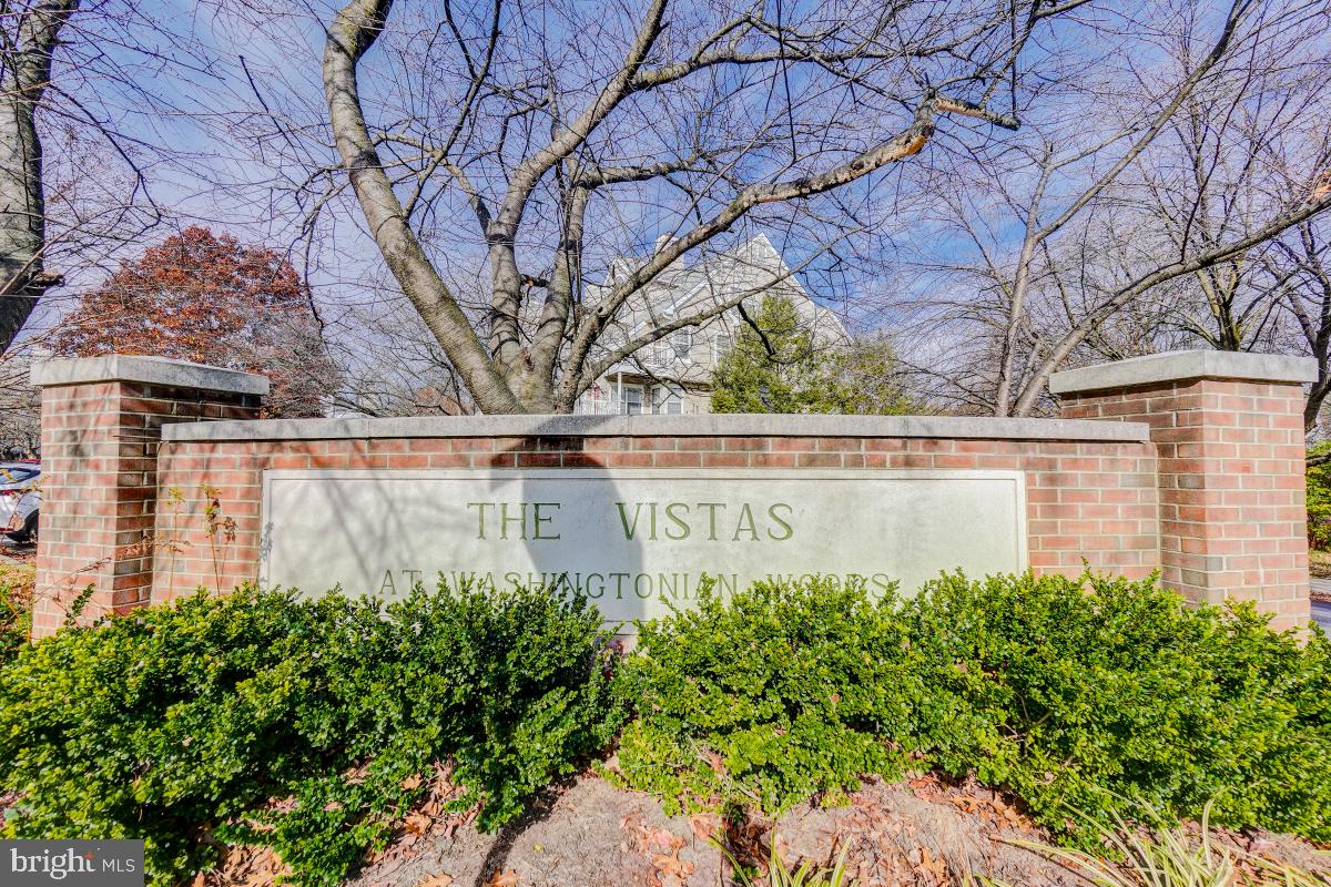 VISTAS AT WASHINGTONIAN WOODS - Residential