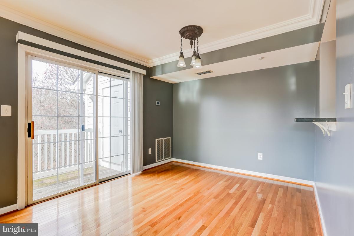 VISTAS AT WASHINGTONIAN WOODS - Residential