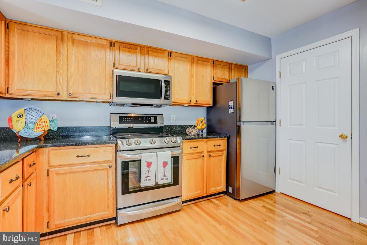 VISTAS AT WASHINGTONIAN WOODS - Residential