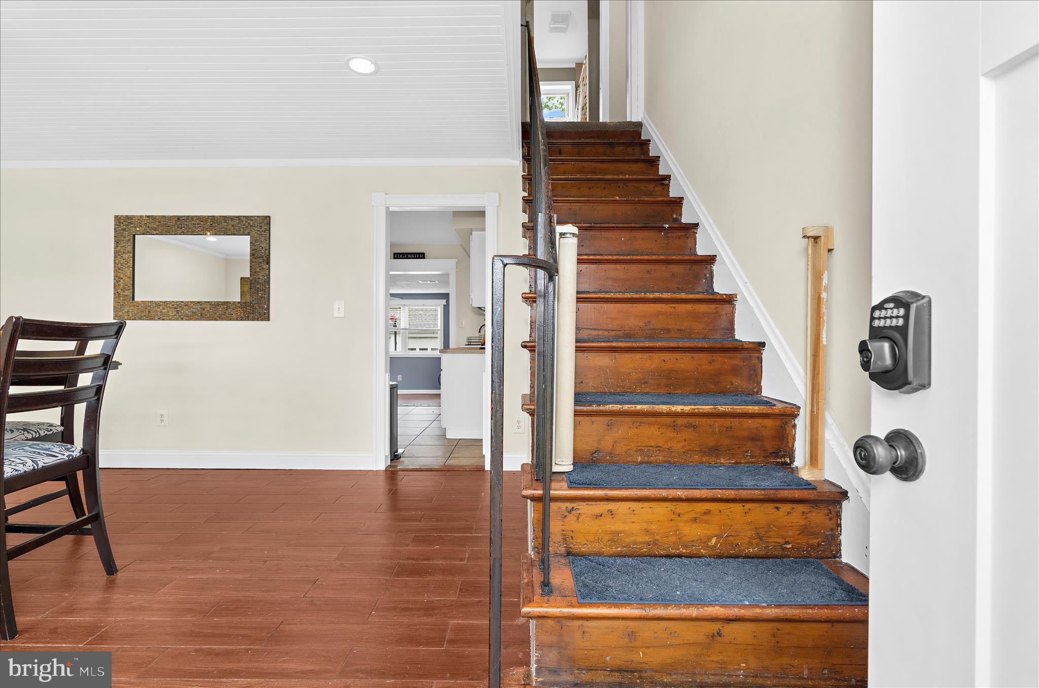 CHESTNUT HILL - Residential