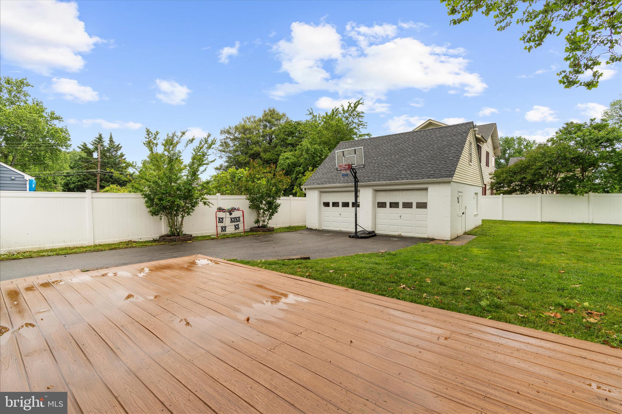 CHESTNUT HILL - Residential