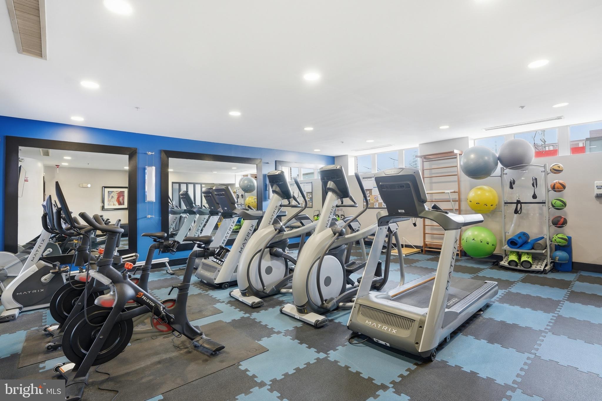 1800 WILSON - Residential