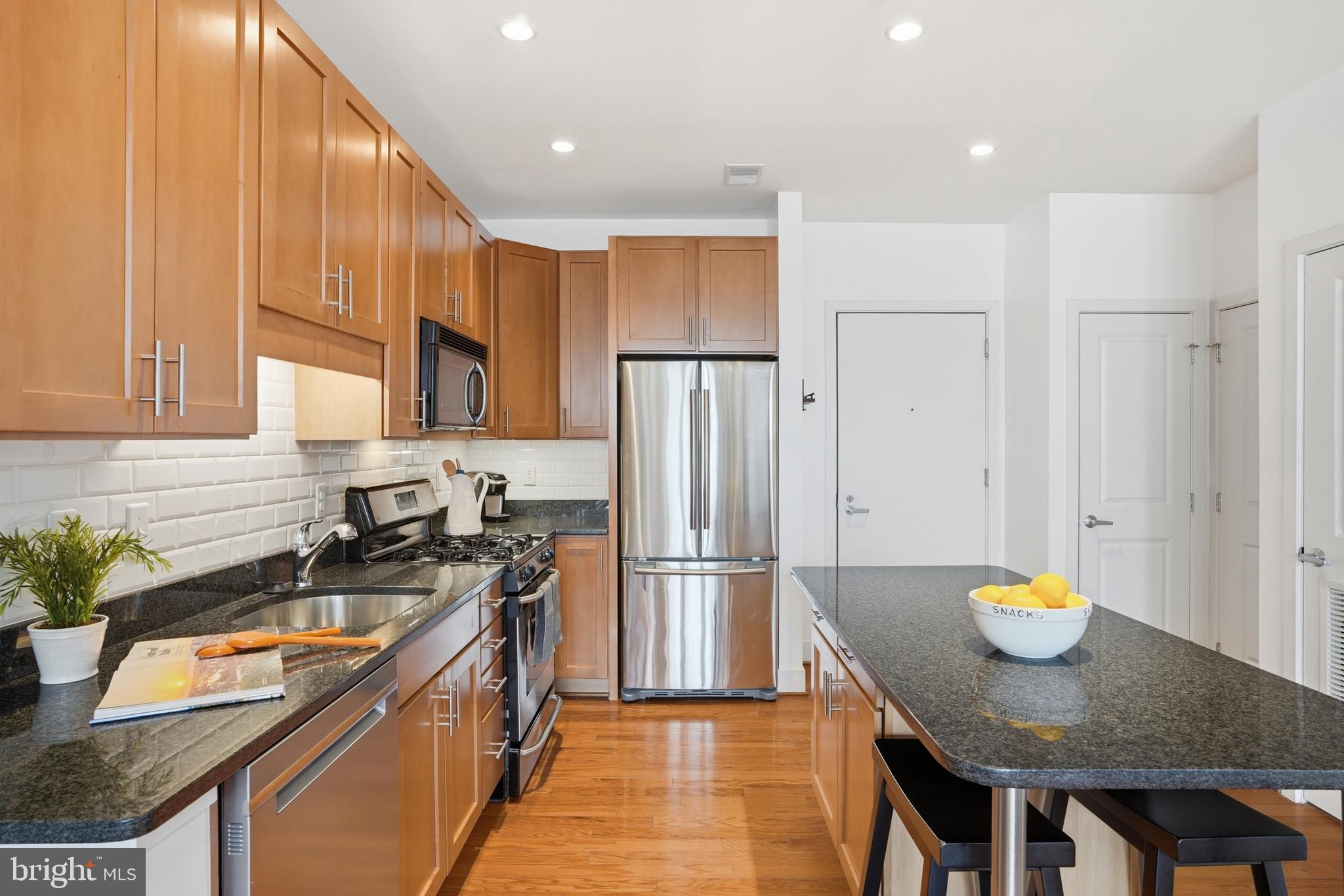 1800 WILSON - Residential