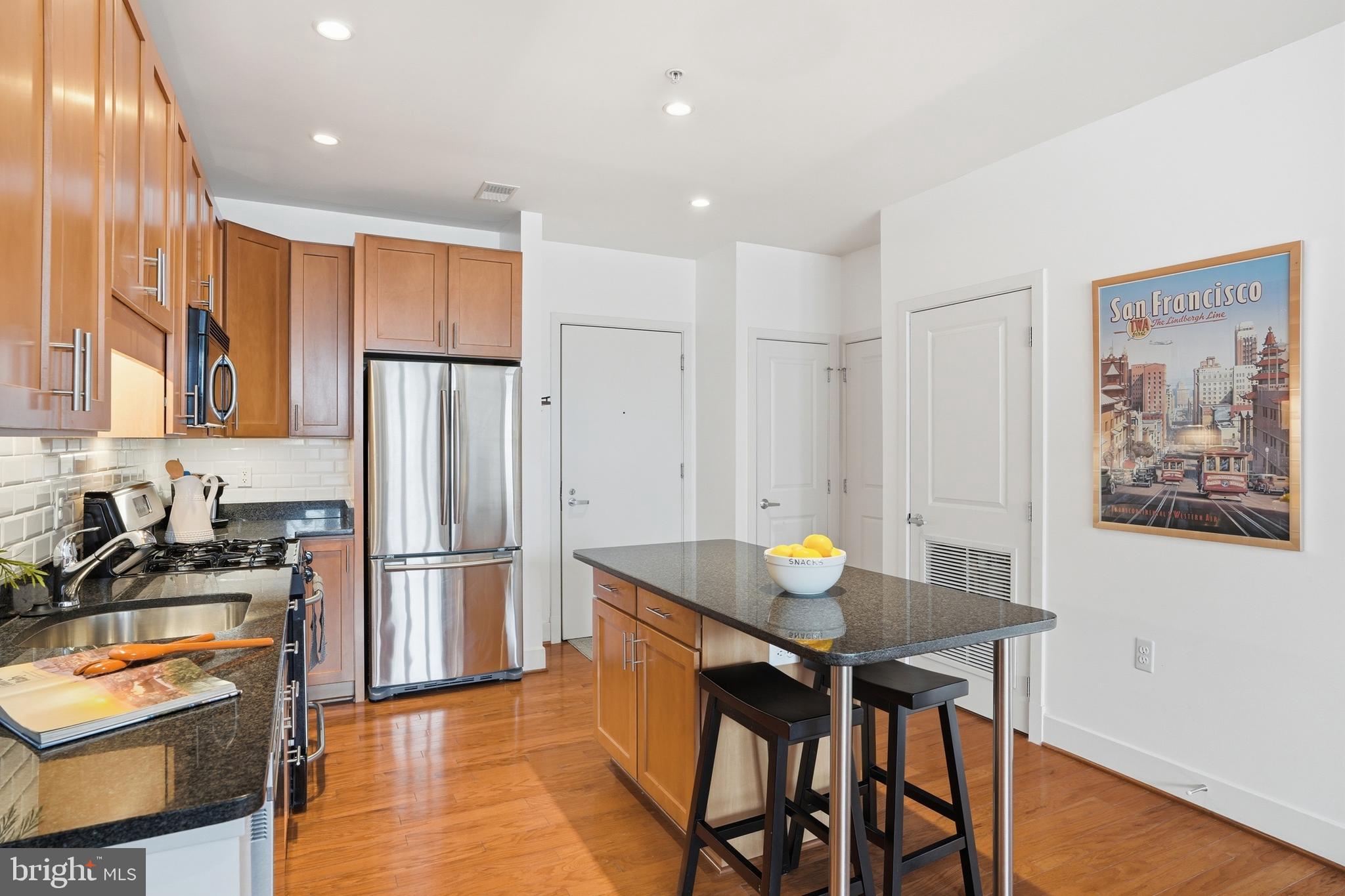 1800 WILSON - Residential