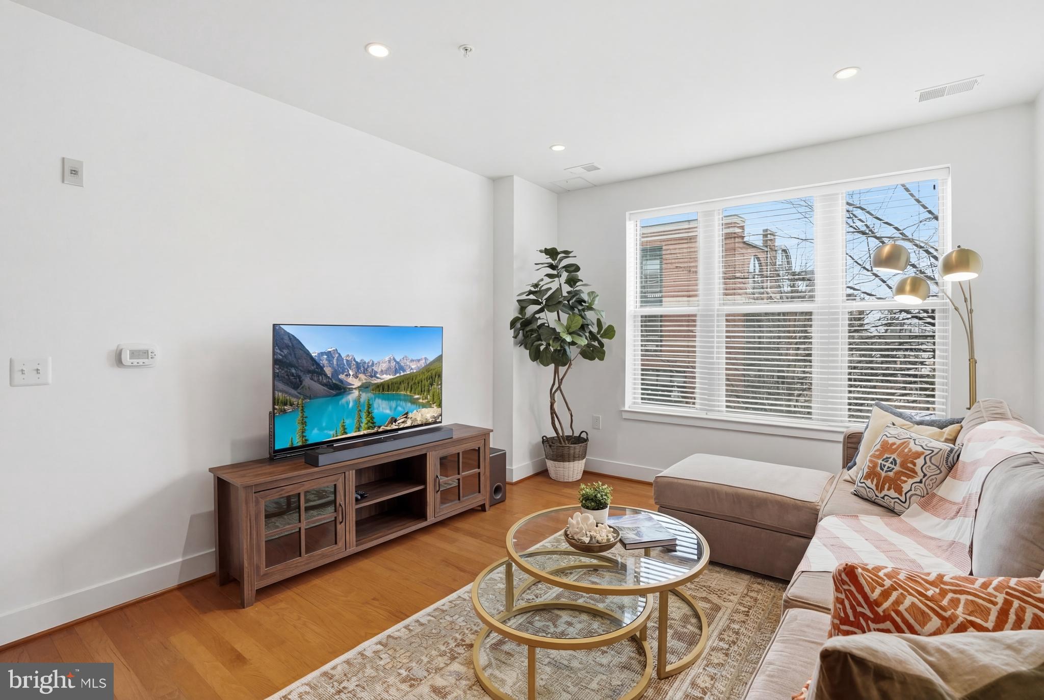 1800 WILSON - Residential