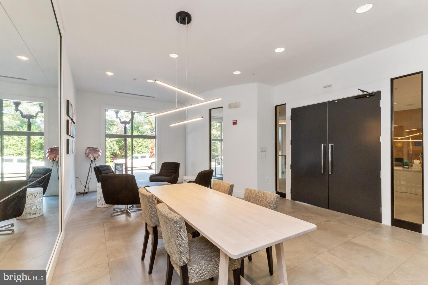 1800 WILSON - Residential