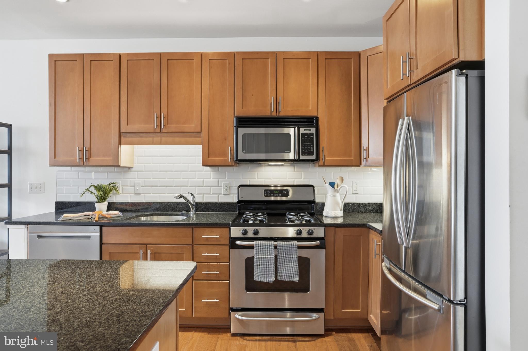 1800 WILSON - Residential