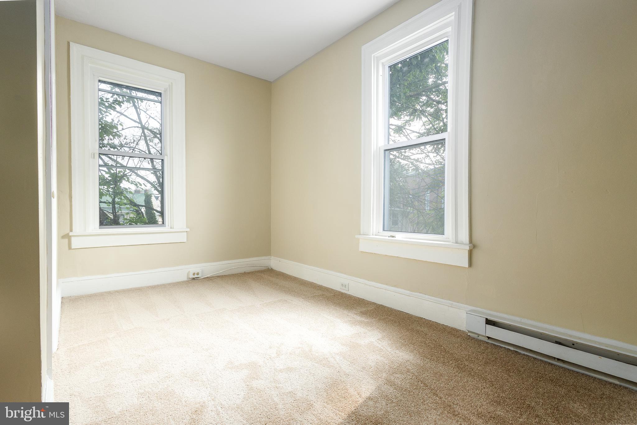 MARTINSBURG CORP - Residential Lease