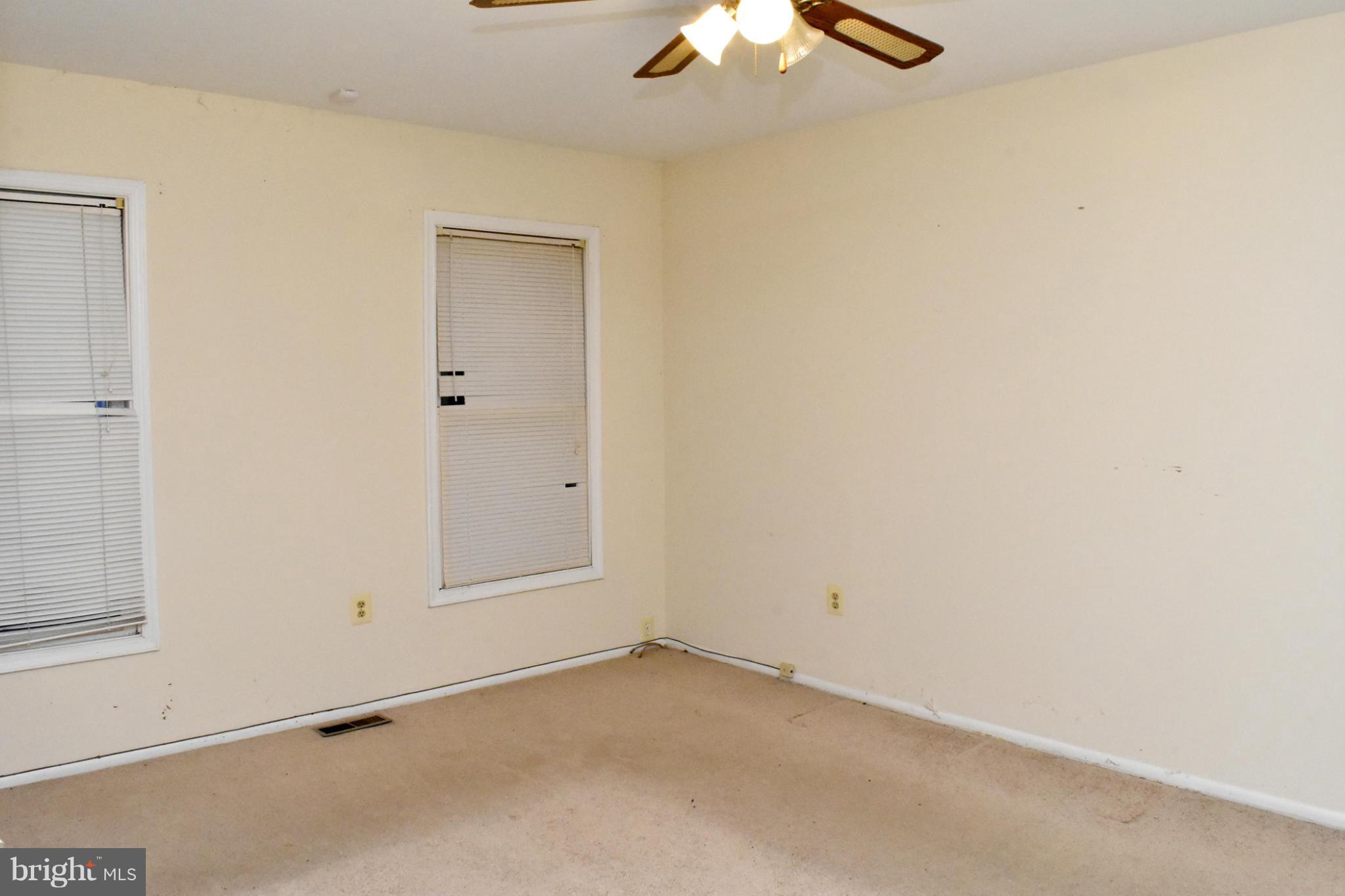 LAUREL OAKS CONDO - Residential