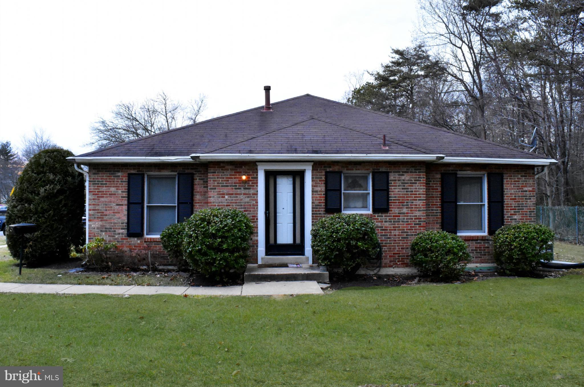 LAUREL OAKS CONDO - Residential