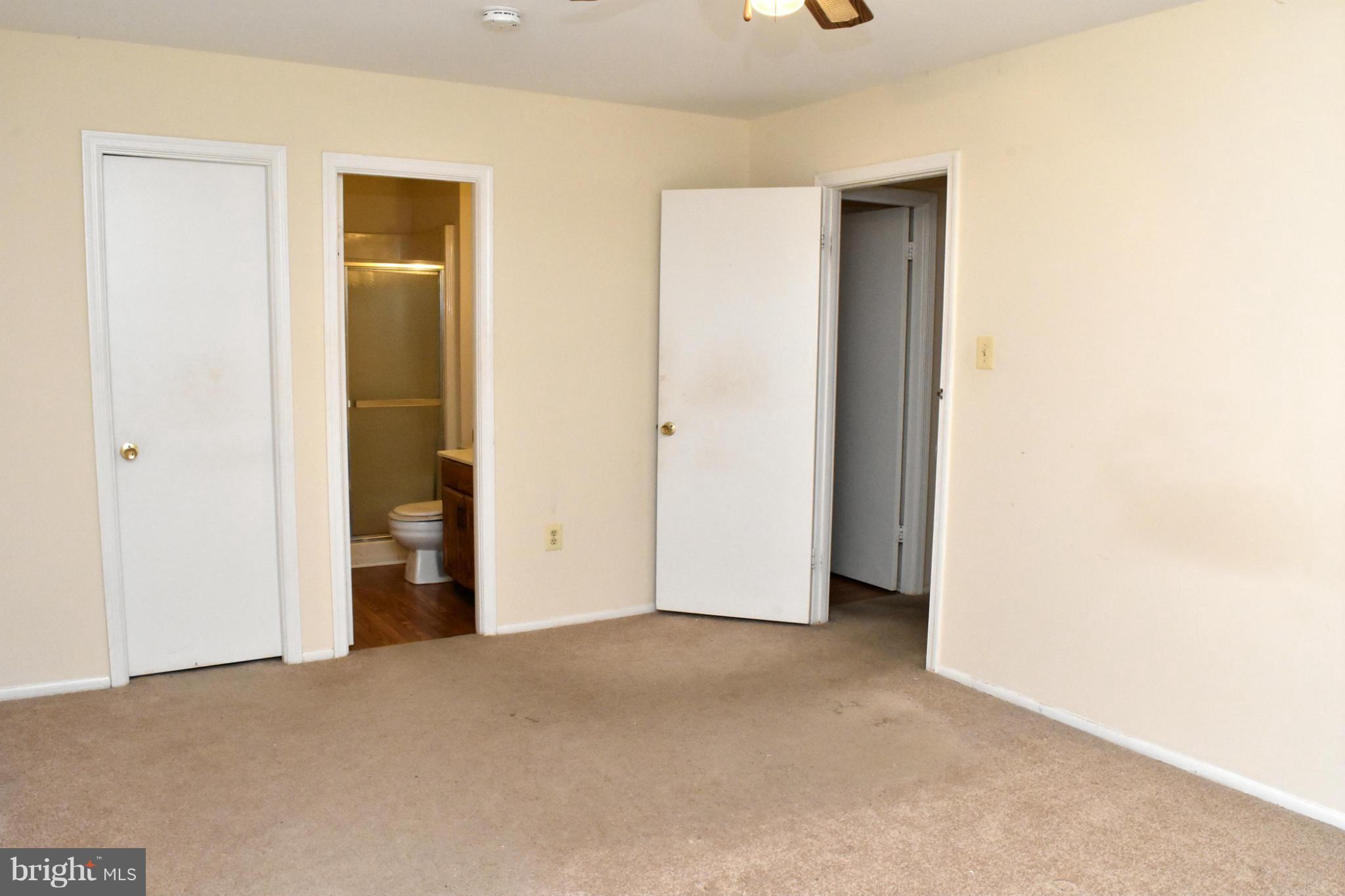 LAUREL OAKS CONDO - Residential