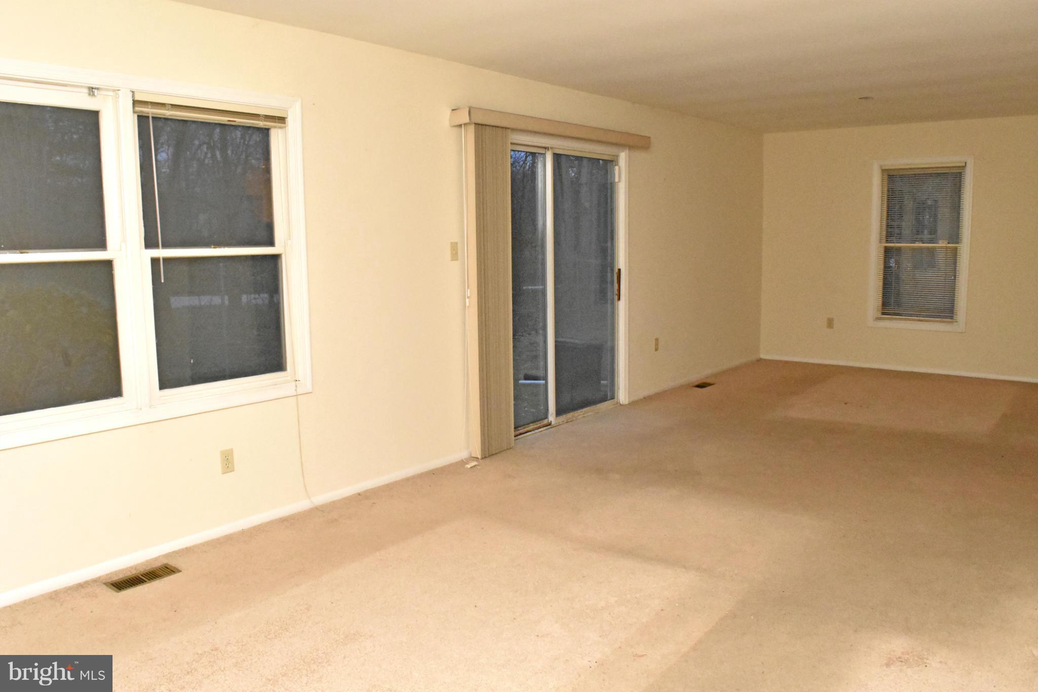 LAUREL OAKS CONDO - Residential