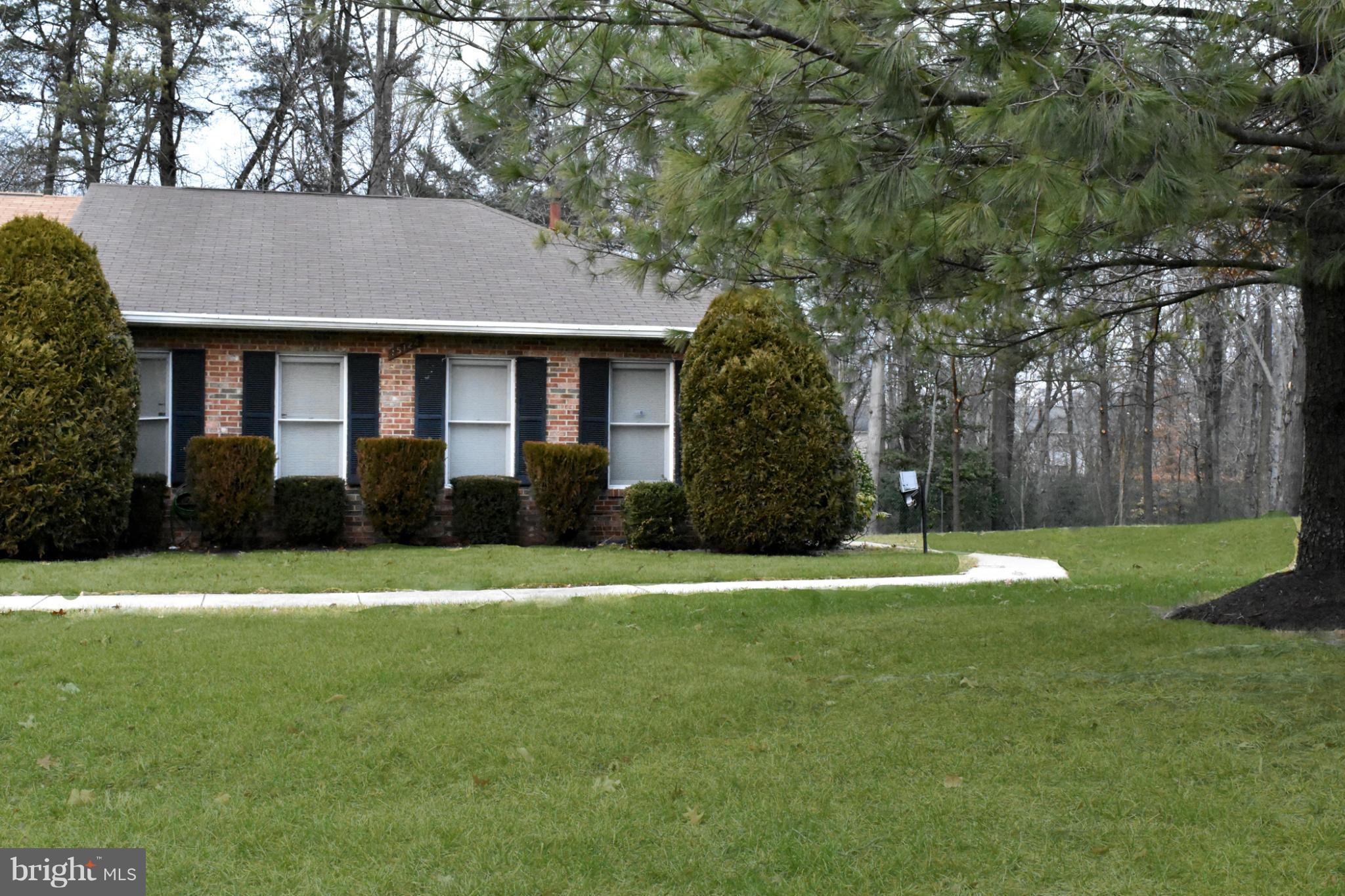 LAUREL OAKS CONDO - Residential